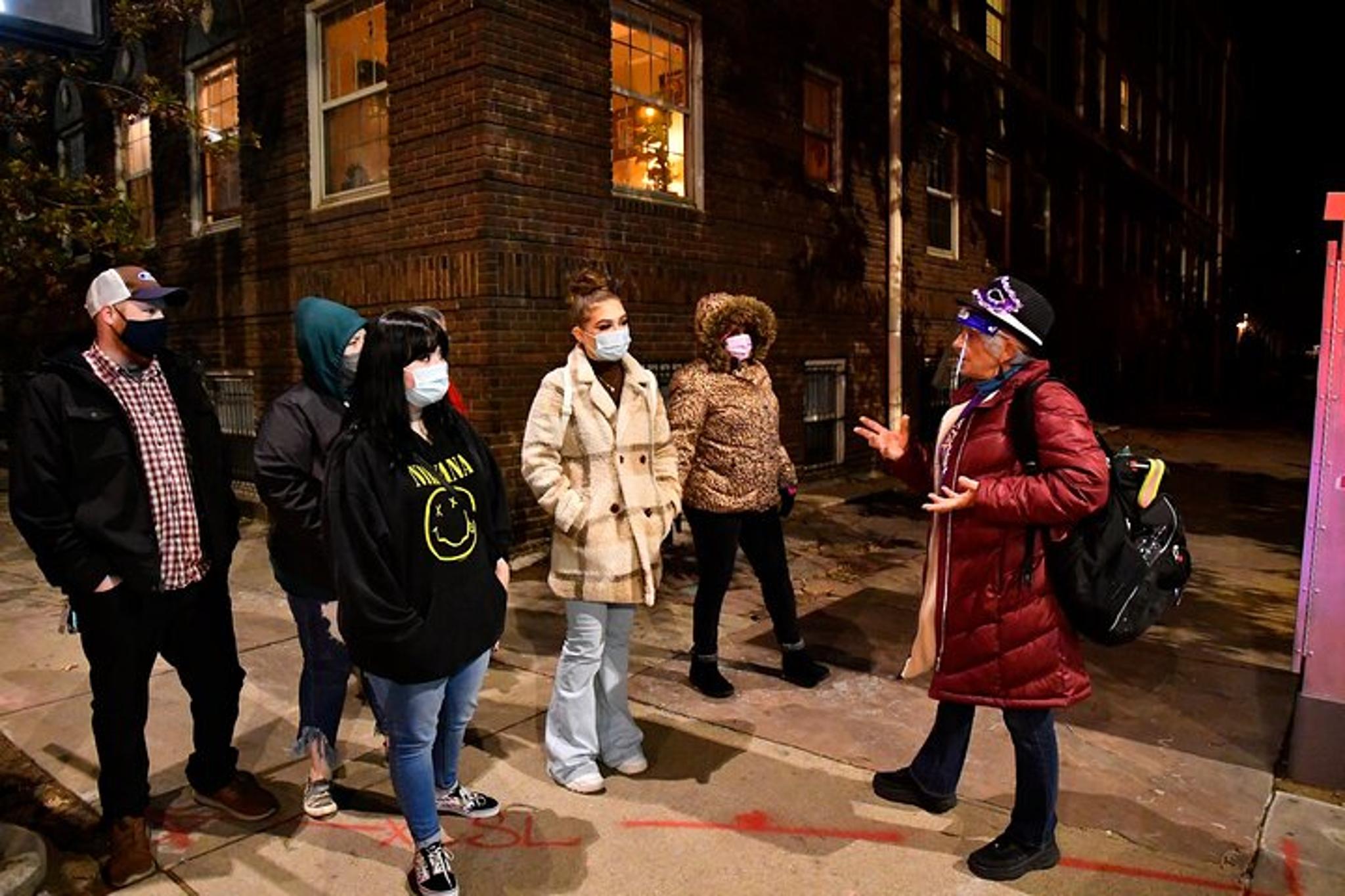 Washington DC Ghost Tour at Night - Image 4