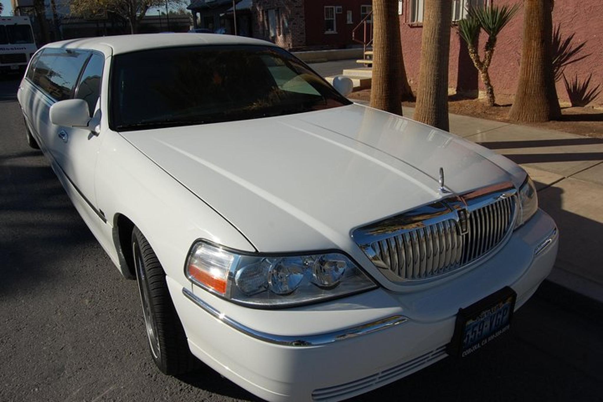 Las Vegas Hotel to Airport Limousine Transfer - Image 5