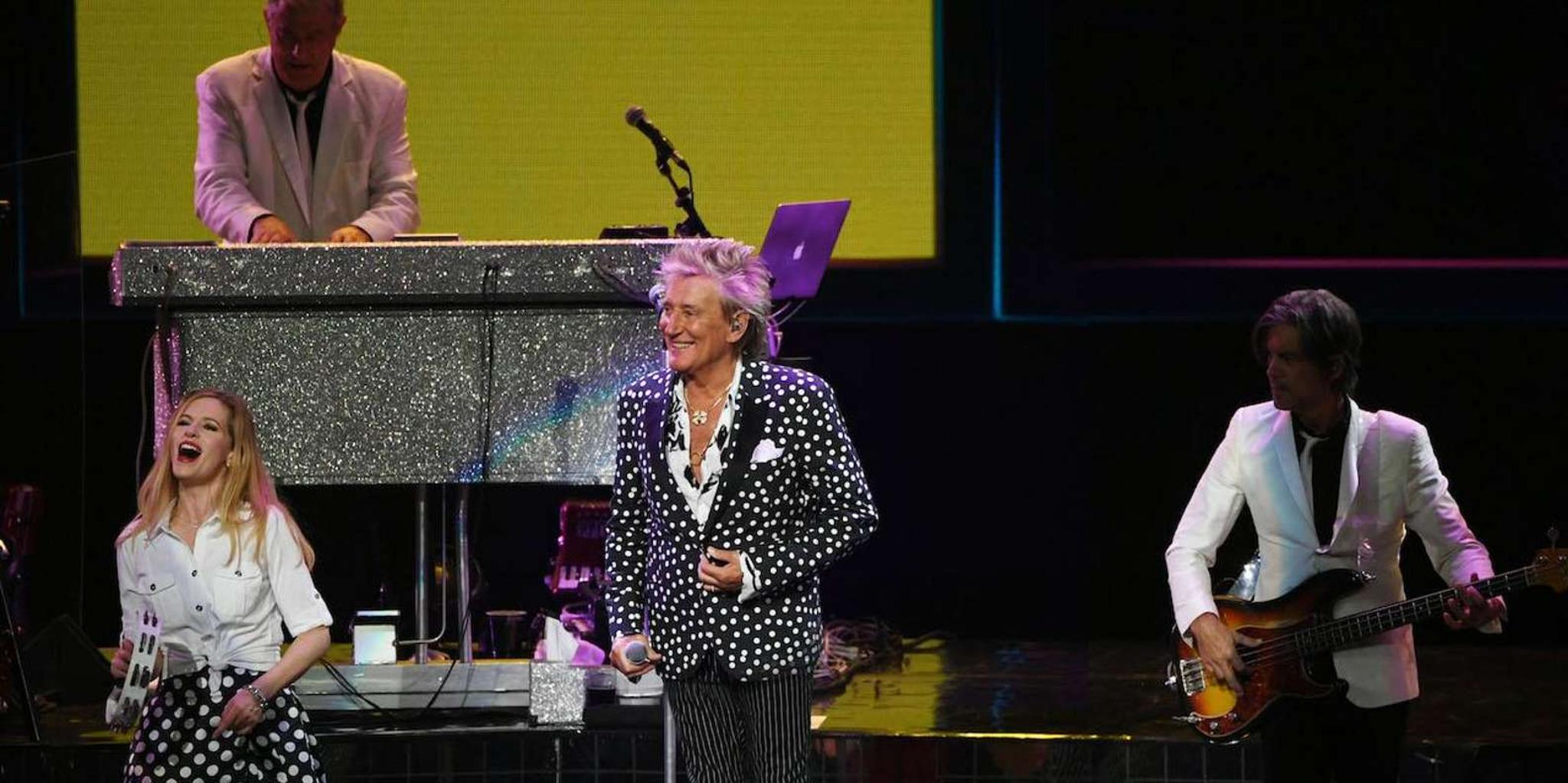 Las Vegas Rod Stewart Concert at the Colosseum 1.5 hr - Image 4