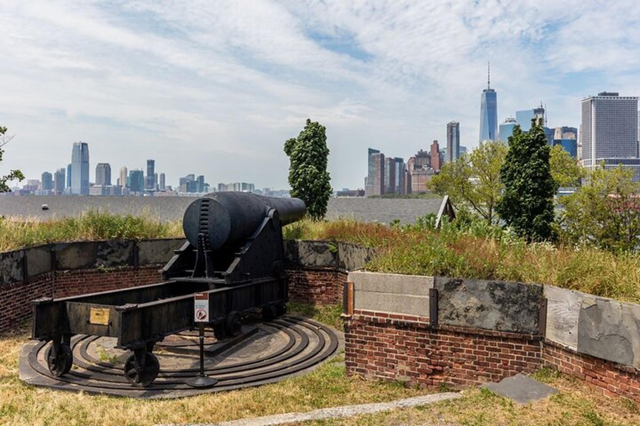 New York City Biking Tour of Governors Island - Image 3