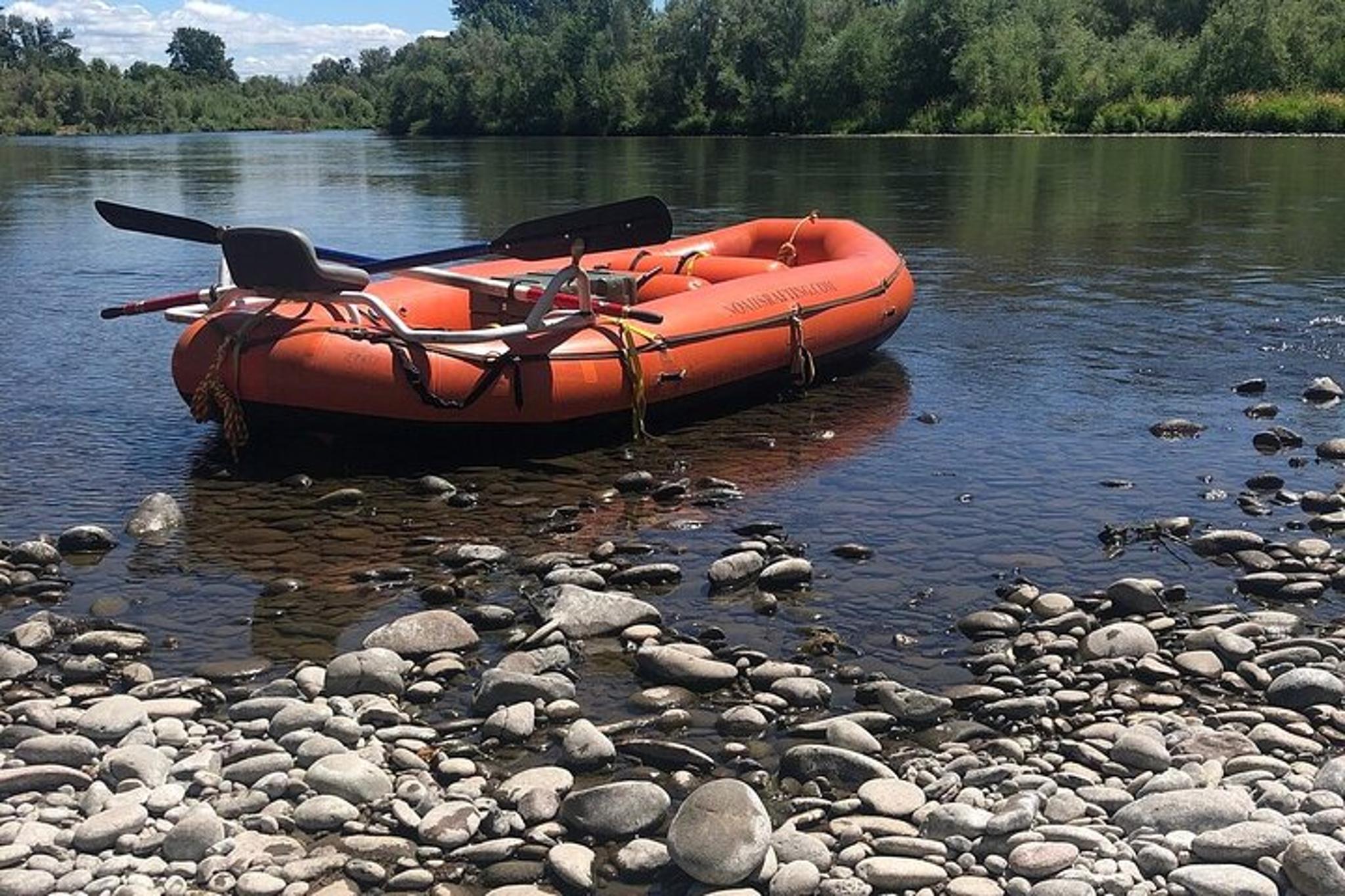 Ashland Rogue River Family Float and Kayaking - Image 3