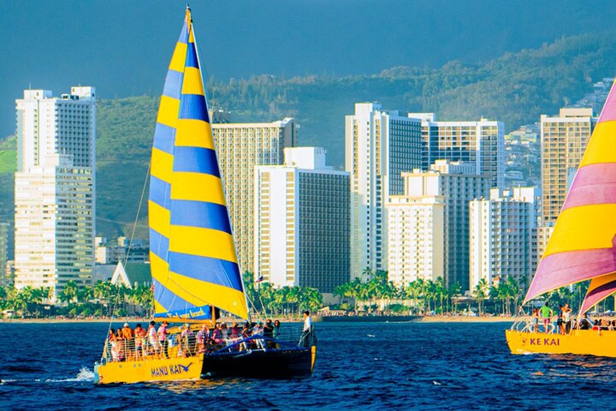 Honolulu South Shore Sail Charter 90 Min