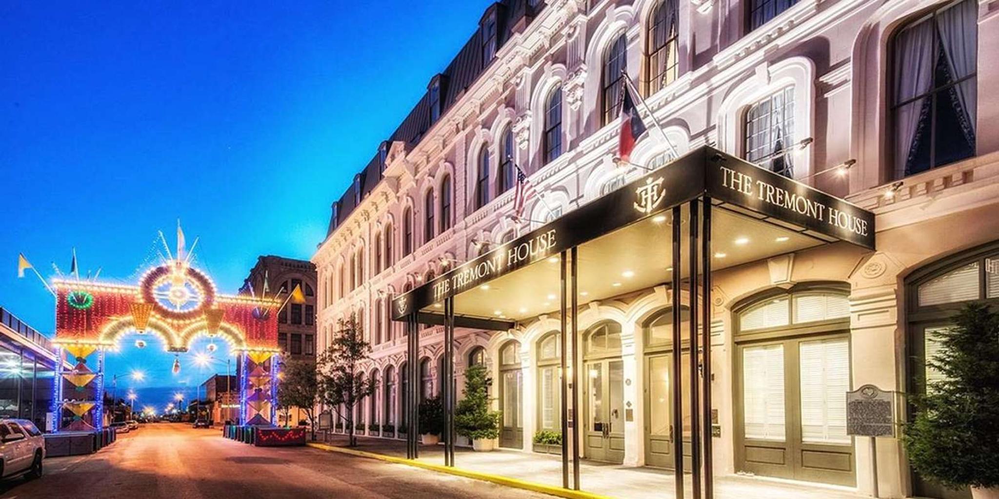 Galveston Haunted Pub Crawl Walking Tour 2 hr