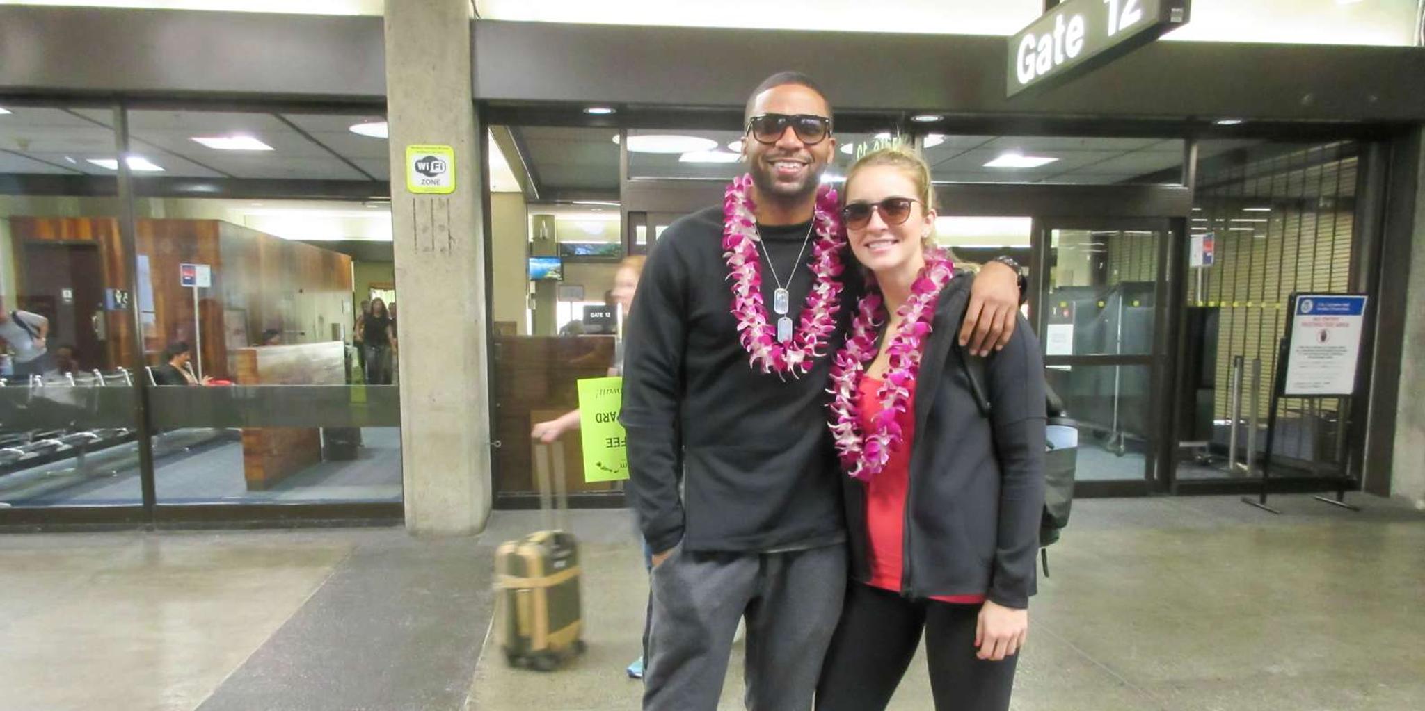Kona Airport Lei Greeting - Image 4
