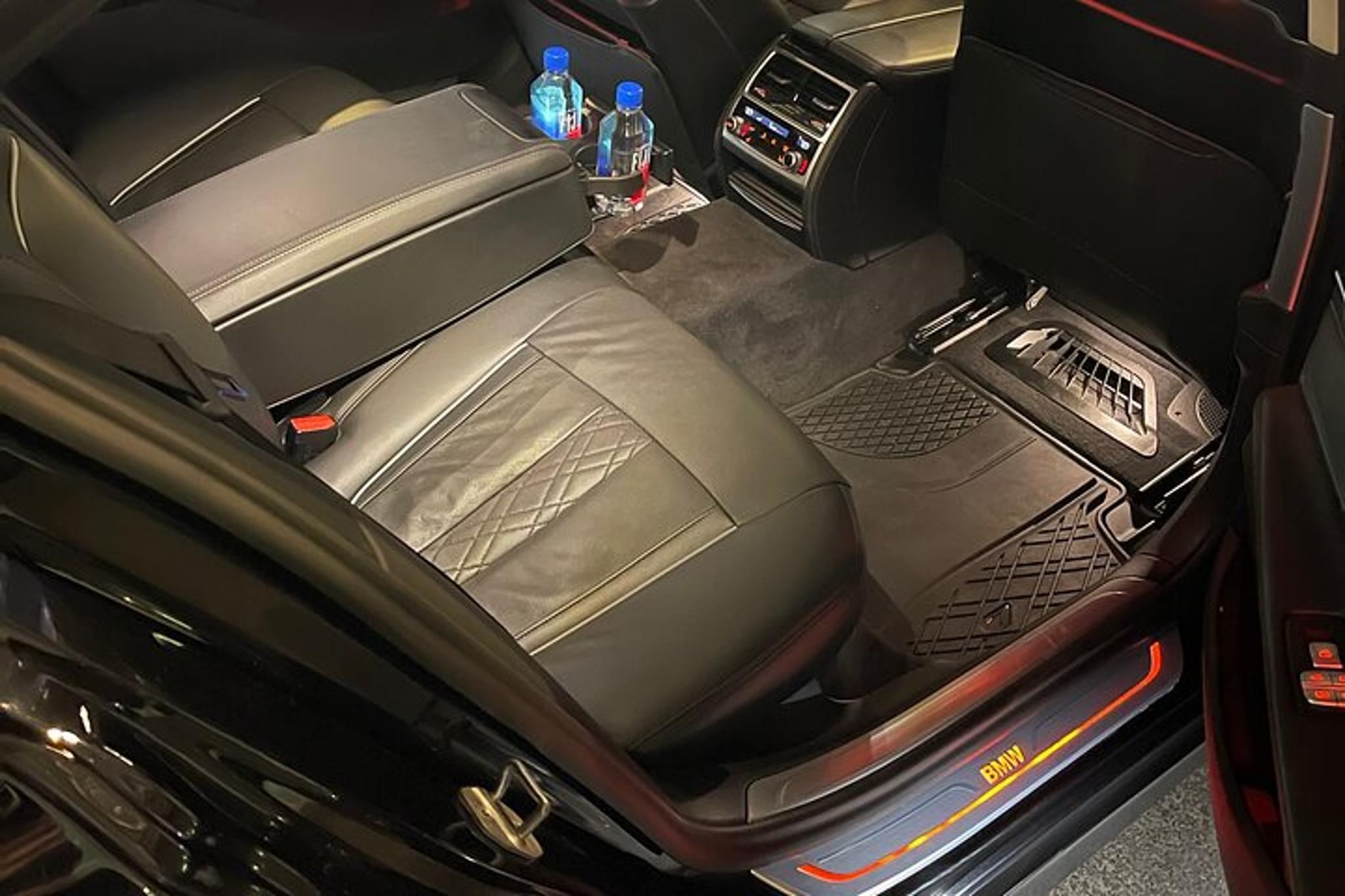 Manhattan Airport Transfer - Image 3