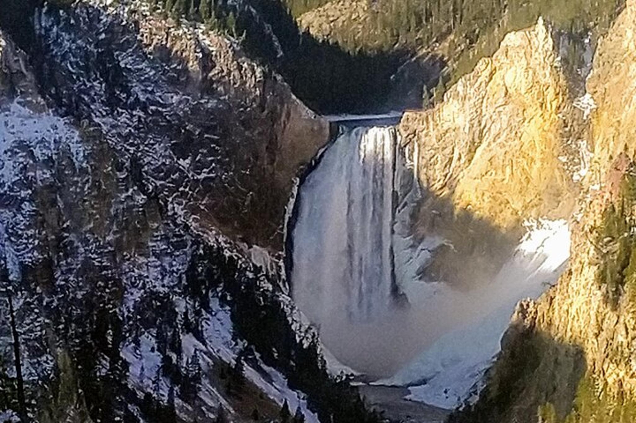 Yellowstone National Park Lower Loop Adventure - Image 5