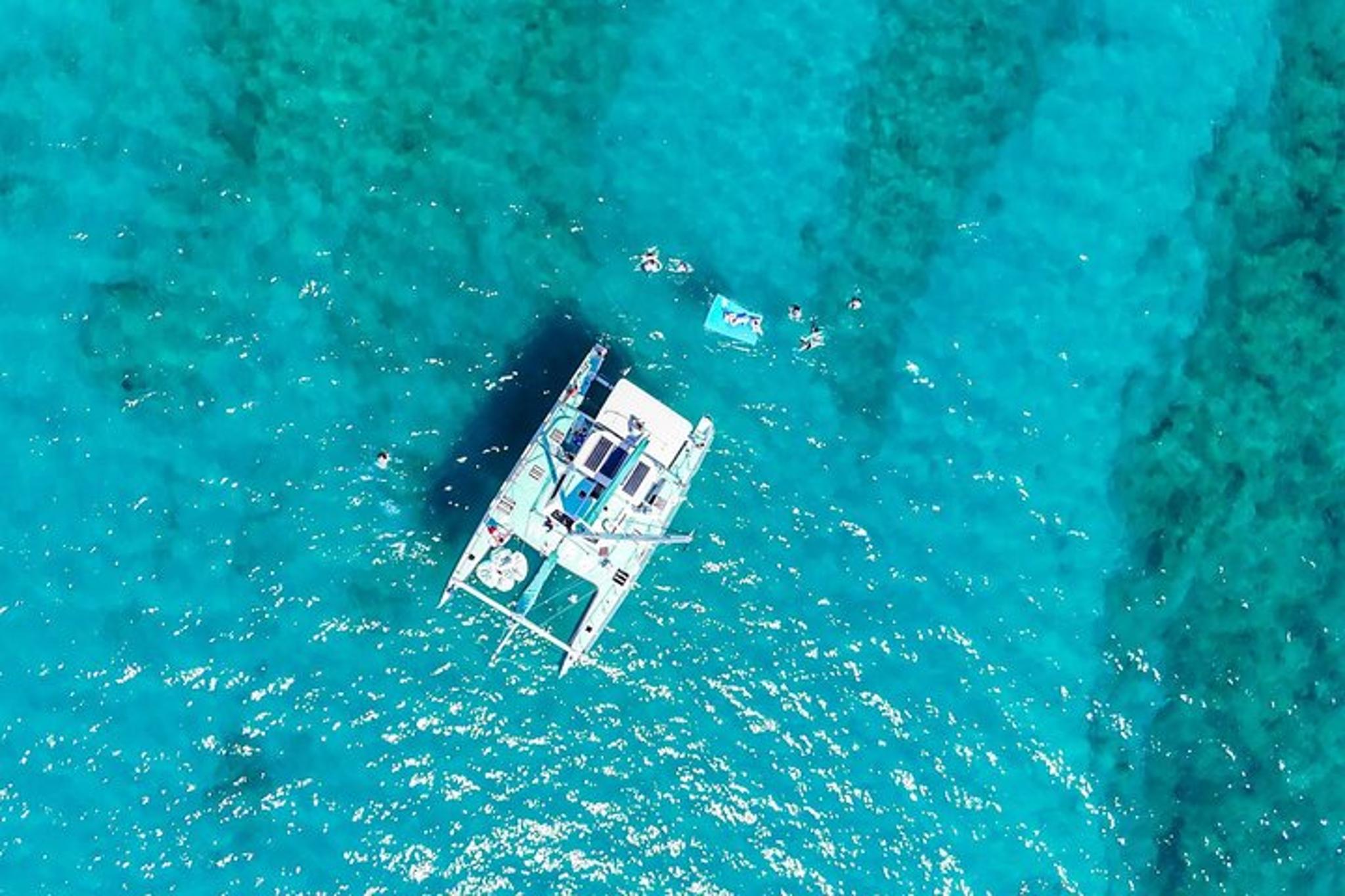 Waikiki Catamaran Charter for 7-12 Guests 2 hr - Image 4