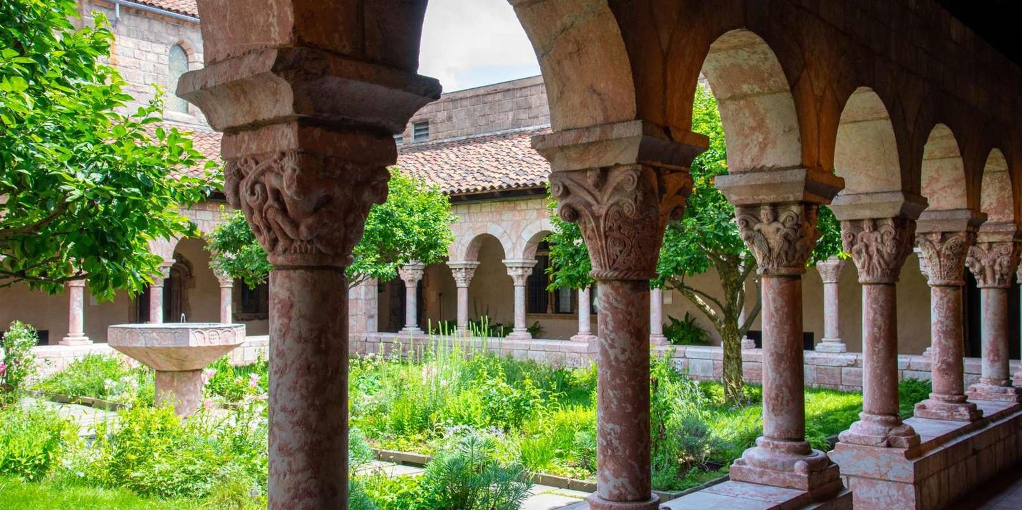 New York Met Cloisters & Fifth Avenue Tour by Car - Image 6