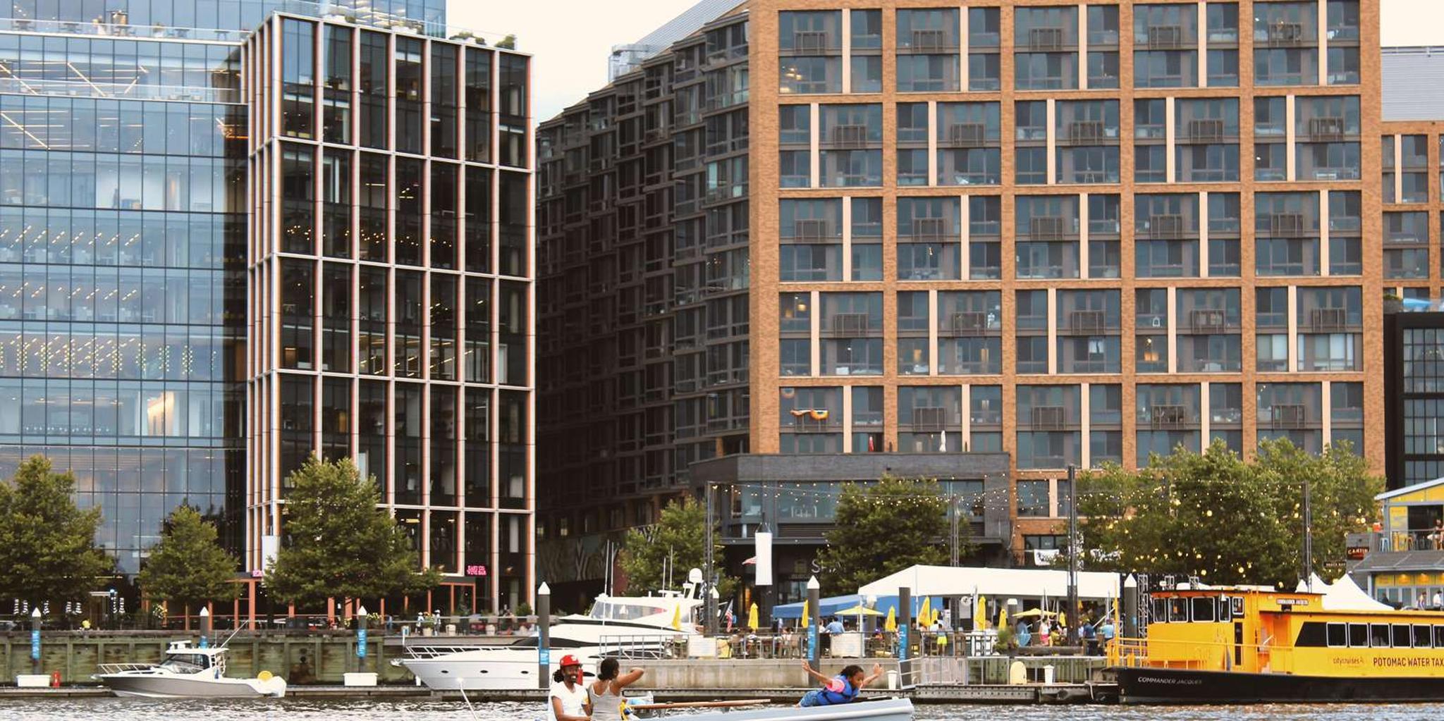 Washington DC Self-Driven Boat Tour