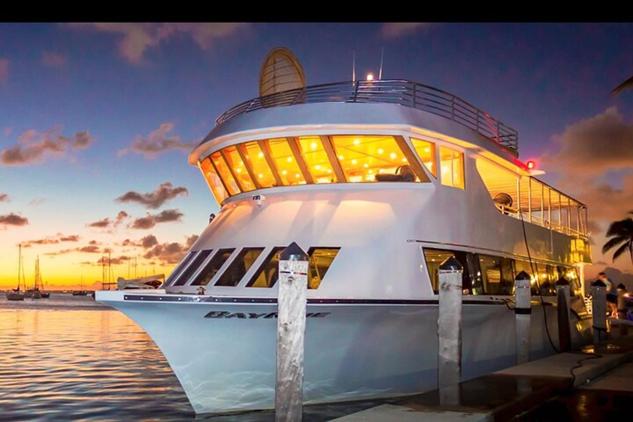 Miami Yacht Nightclub Cruise with Open Bar - Image 6