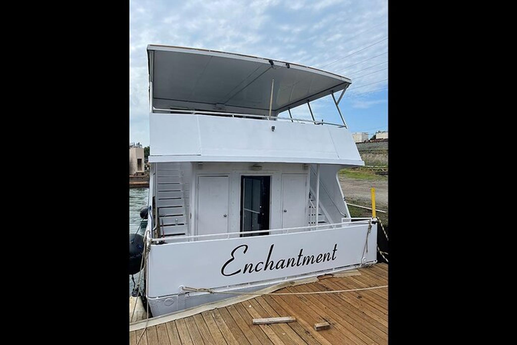 Chicago Skyline Party Cruise on Lake Michigan - Image 5