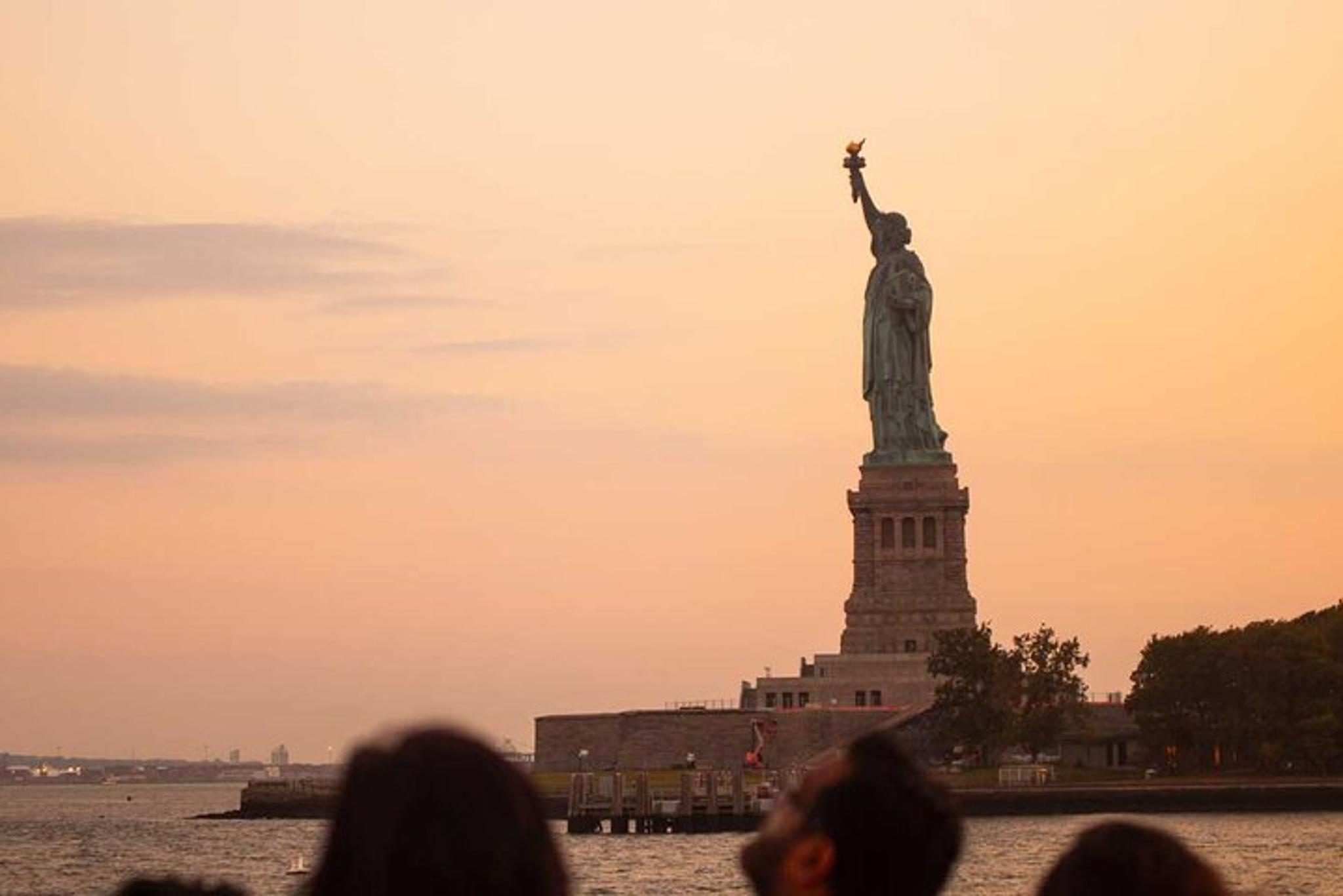 New York City Sunset Cruise - Image 4