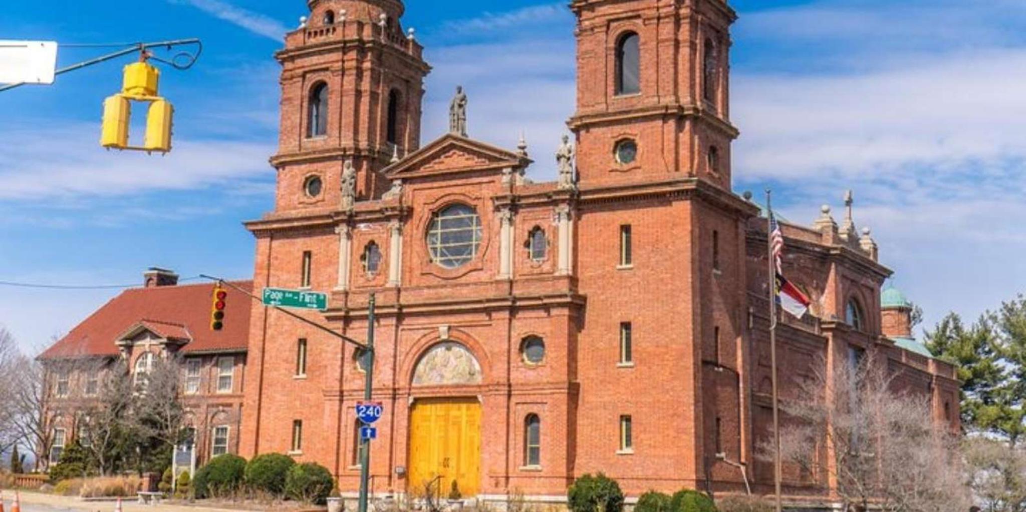 Asheville Downtown Walking Tour - Image 1