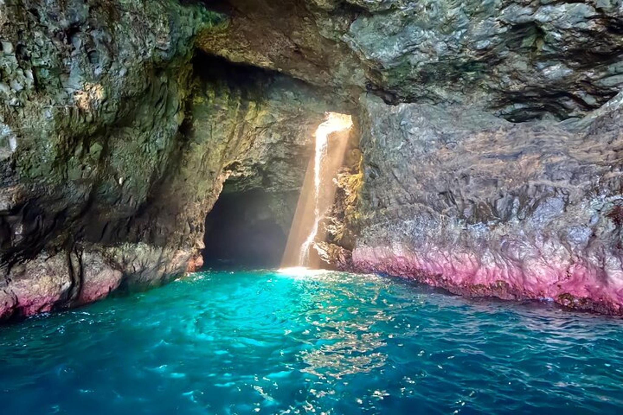 Kauai Nā Pali Coast Zodiac Raft Sea Caves Expedition - Image 2