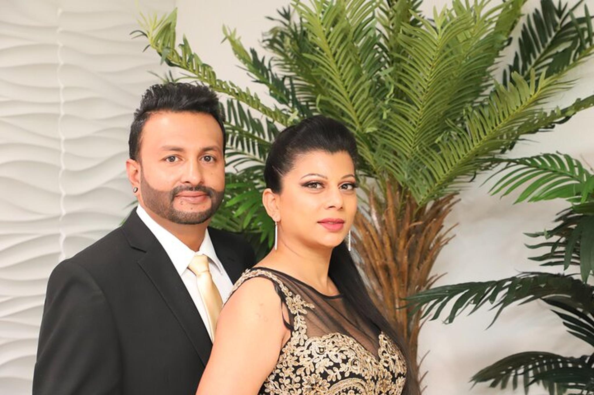 Las Vegas Vow Renewal Ceremony 45 min - Image 3