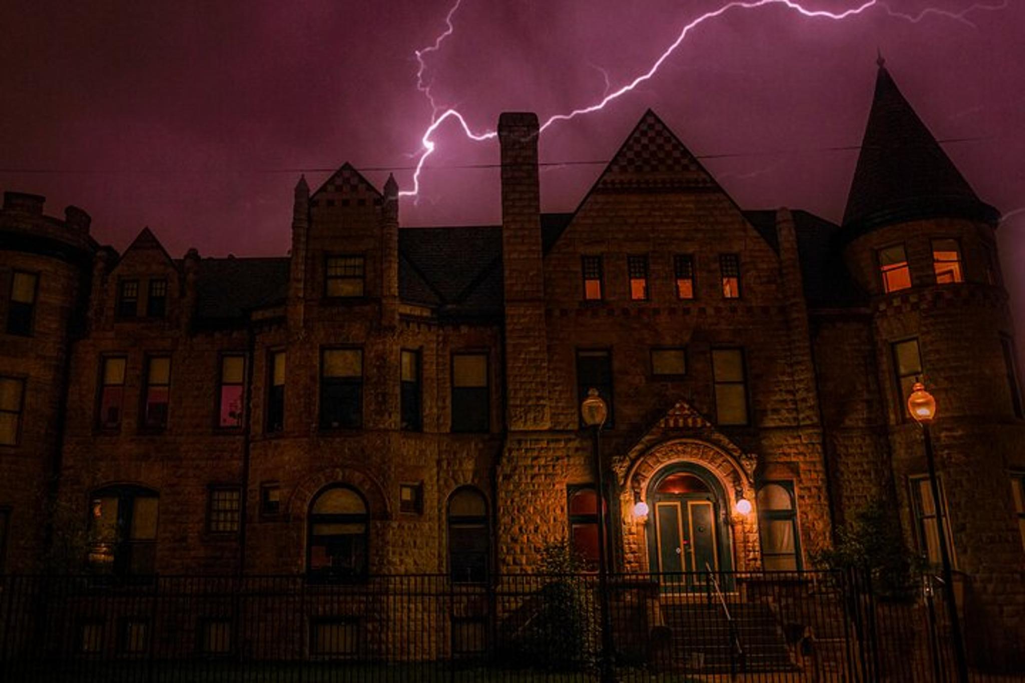 Detroit Ghost Tour: Macabre, Murder, & Mayhem - Image 4