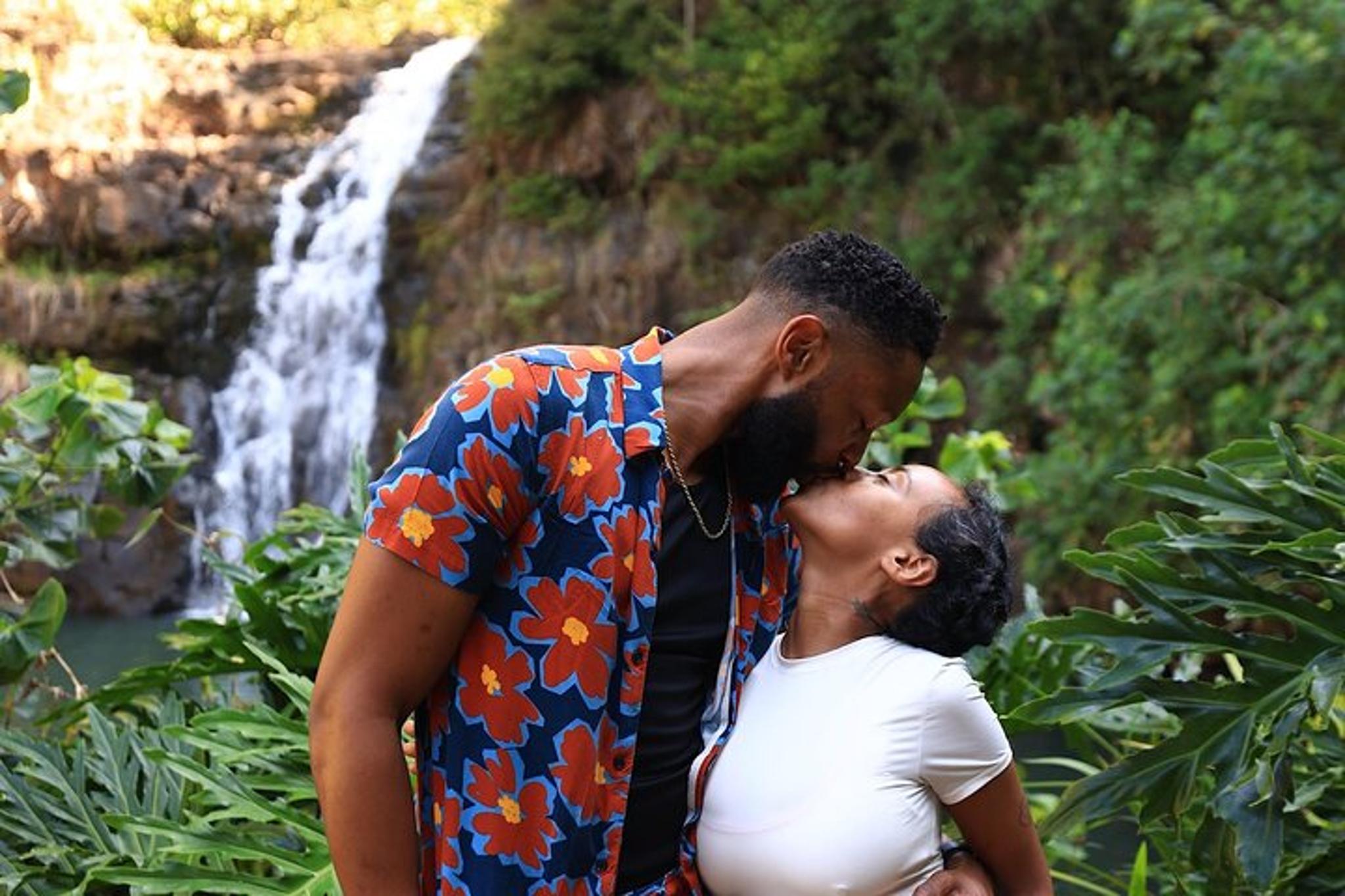 Oahu Waterfall and Food Truck Tour - Image 6