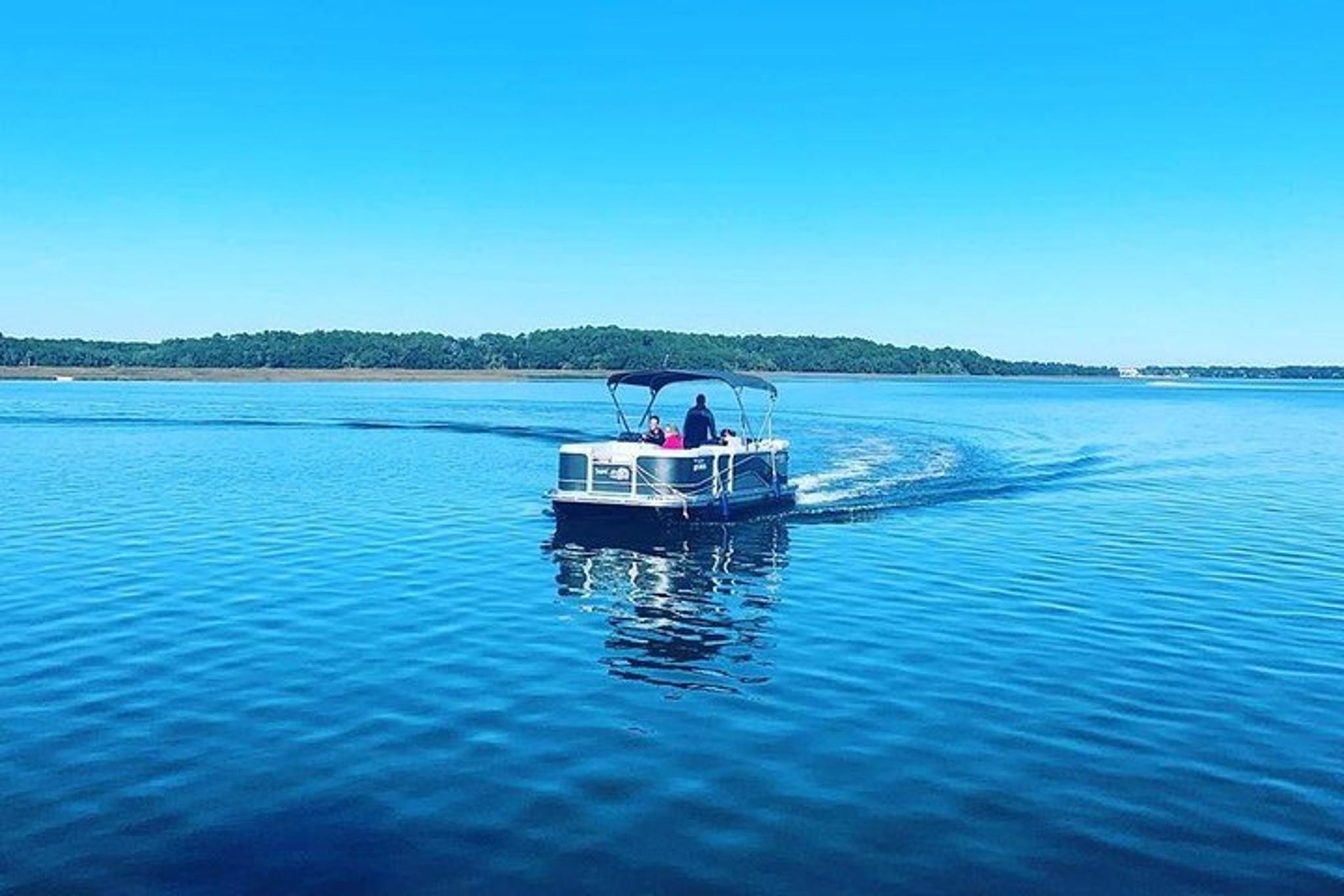Hilton Head Pontoon Boat Rental 8-Hour - Image 4