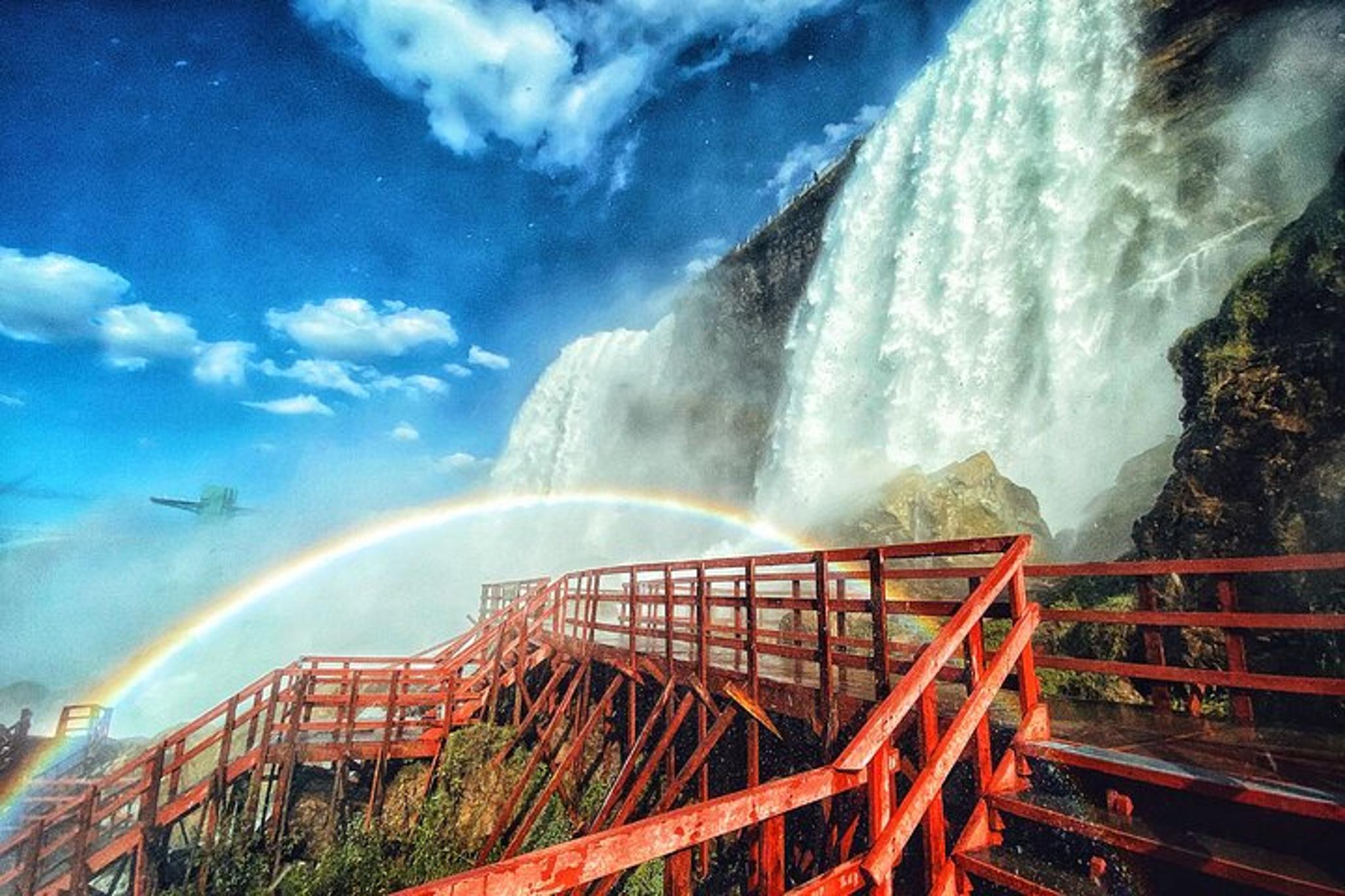 Niagara Falls City Highlights and Hotel Package 2 Days - Image 1