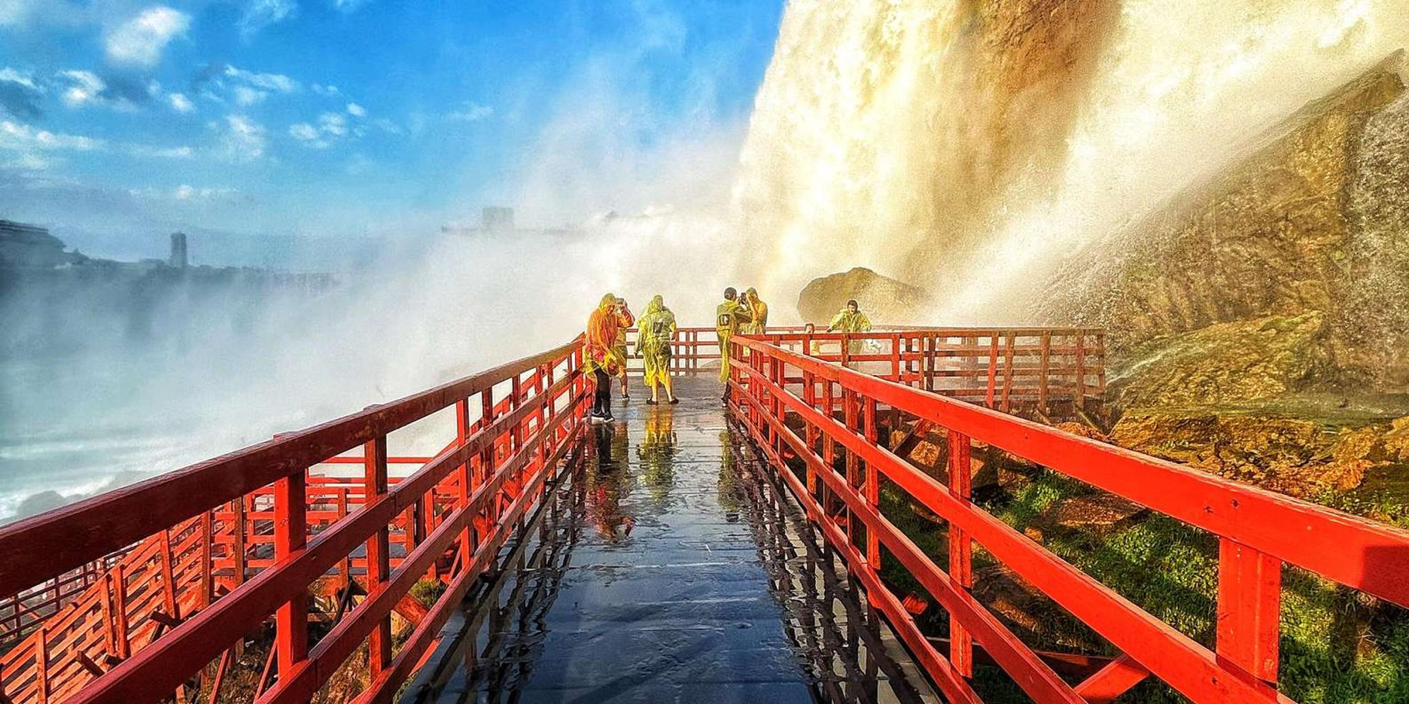 Niagara Falls Maid of the Mist and Cave of the Winds Tour - Image 3