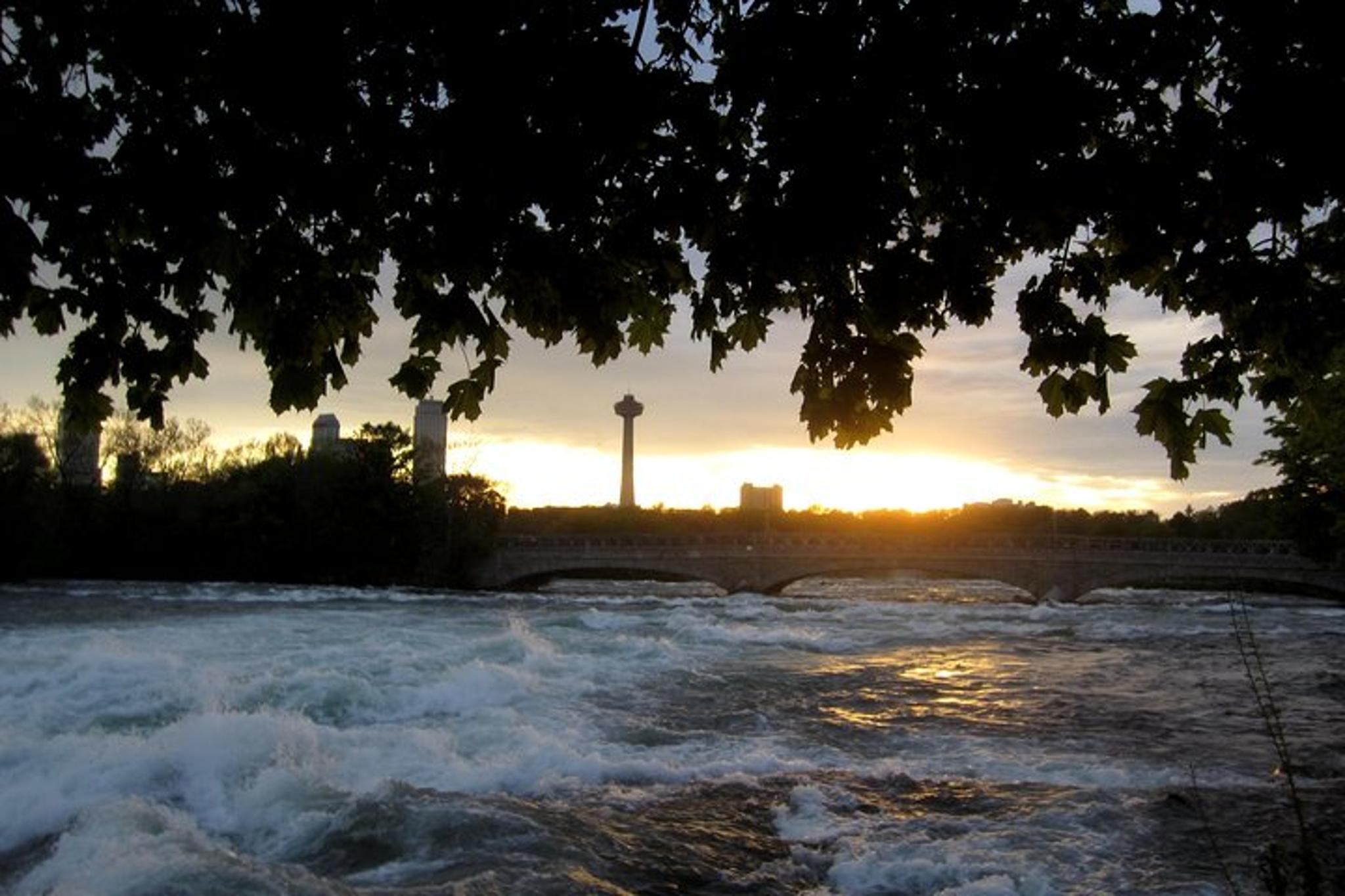 Niagara Falls Trolley Tour - Image 2