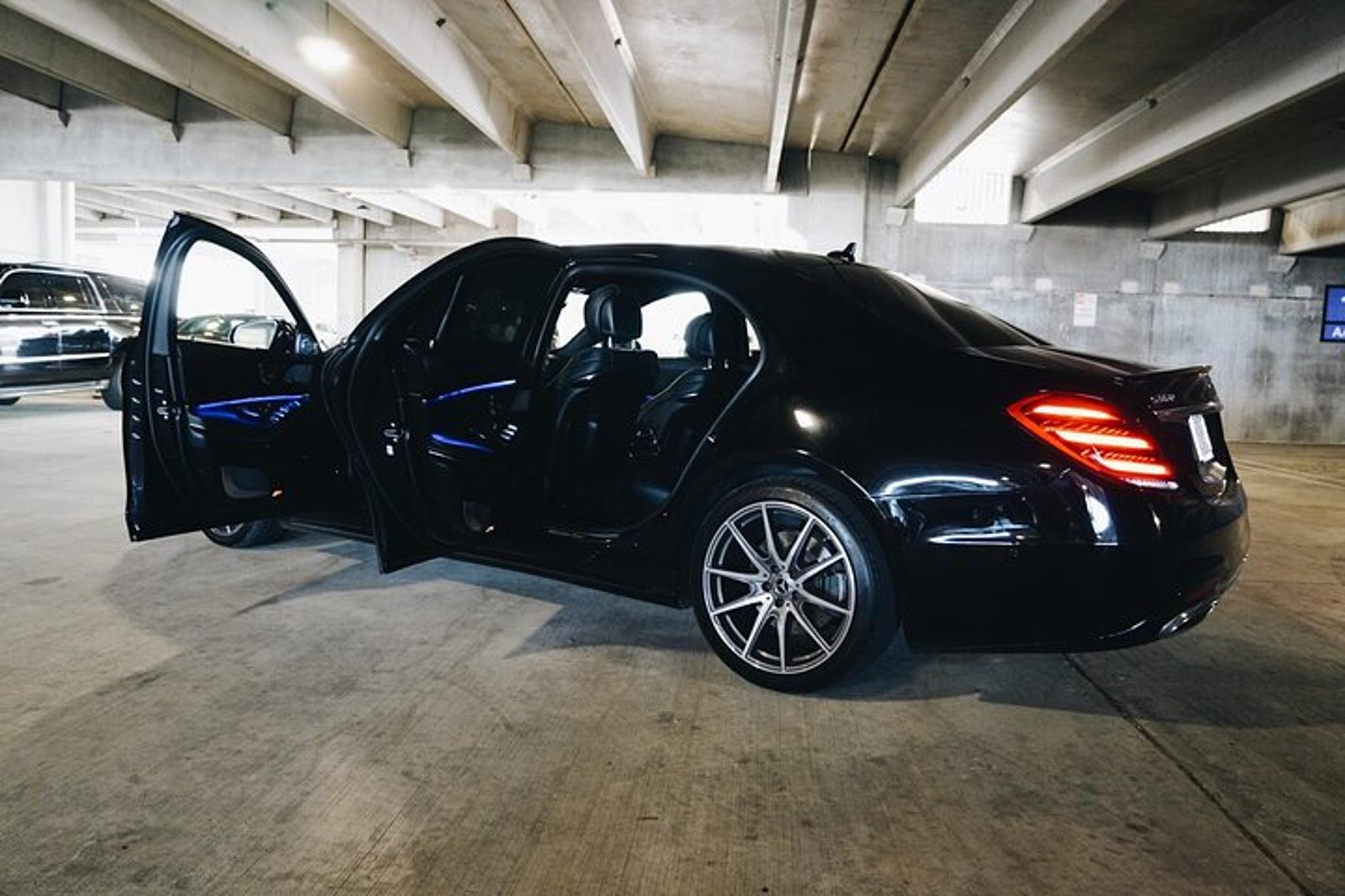 Seattle Private Transport by Executive Sedan - Image 3