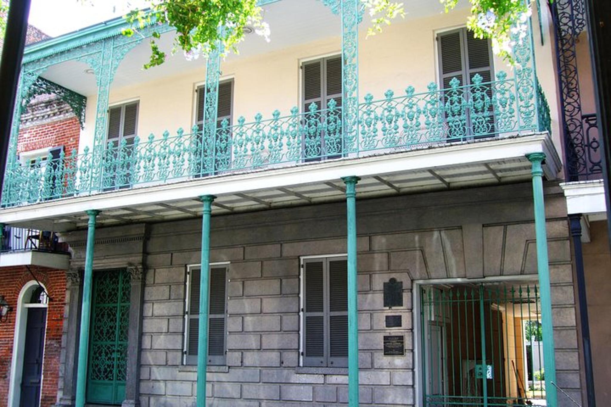 New Orleans Urban Plantation and French Quarter Walking Tour