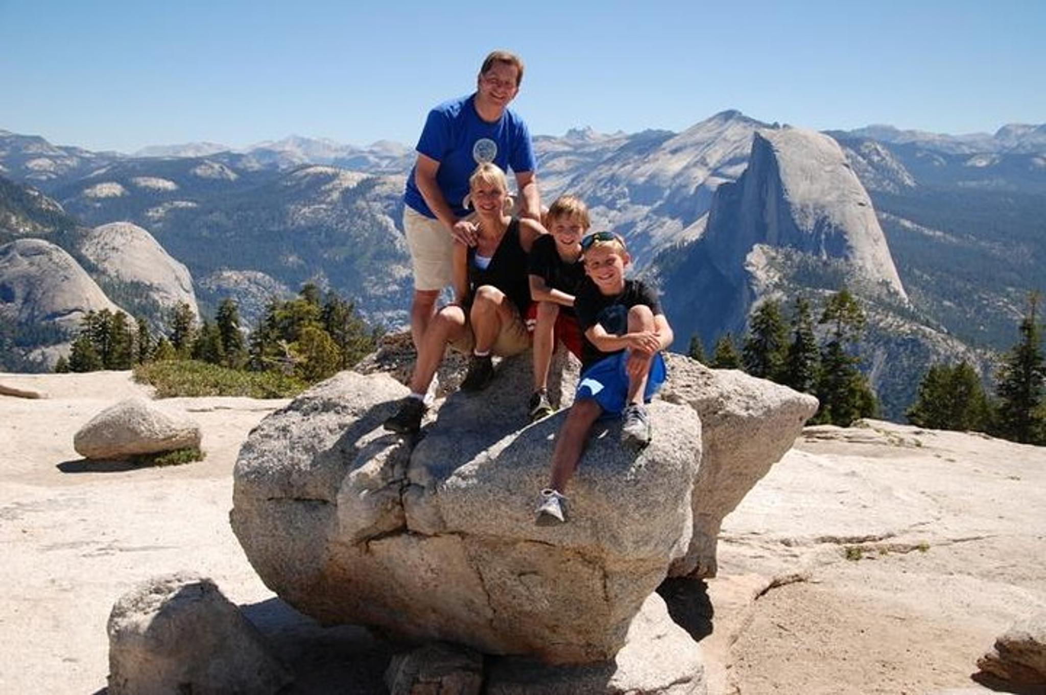 Yosemite Private Family Hike - Image 3