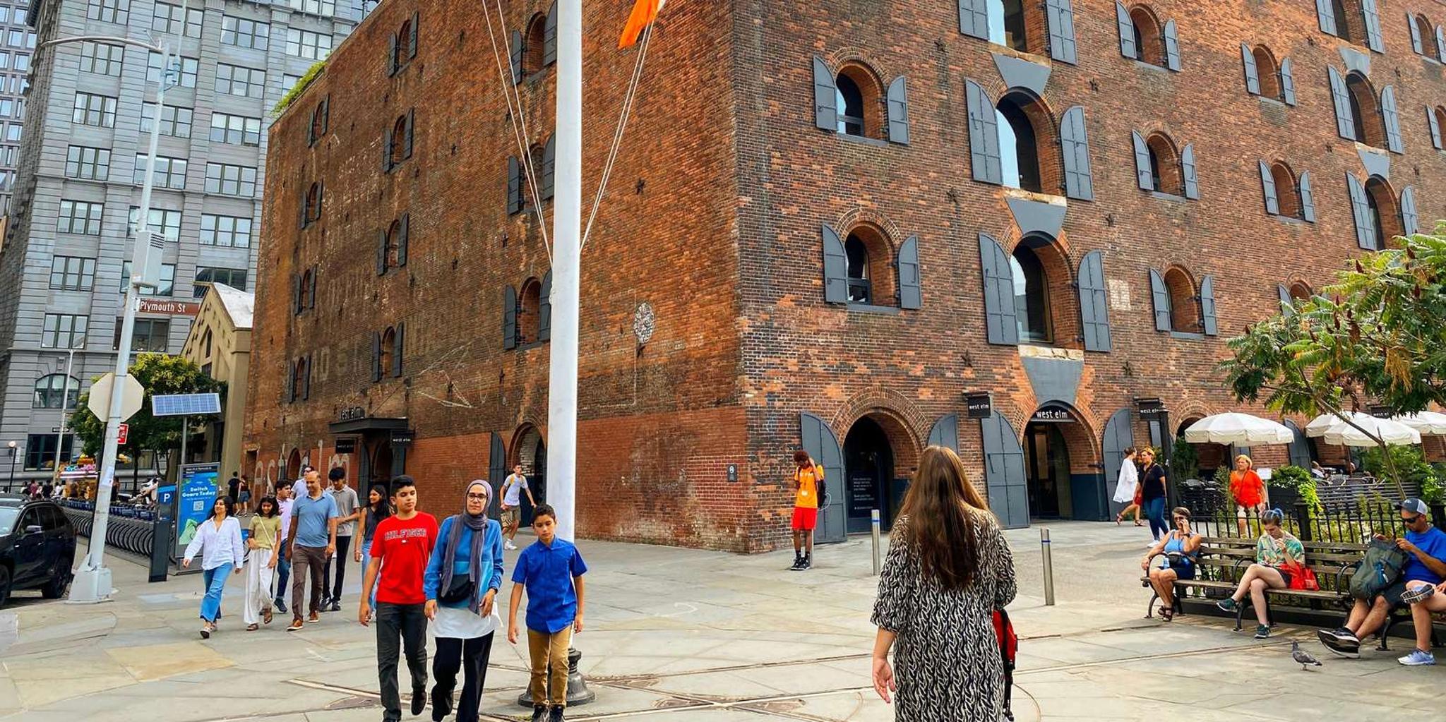 Brooklyn Historic Heights & DUMBO Tour 2 hr - Image 6