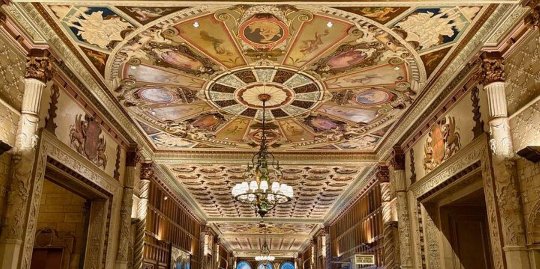 Los Angeles History and Film Set Tour at the Biltmore