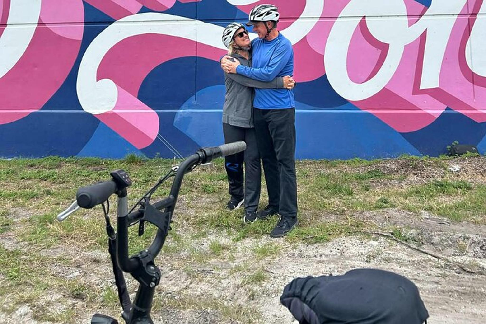 St Petersburg E-Bike Tour: Sights & Murals - Image 2