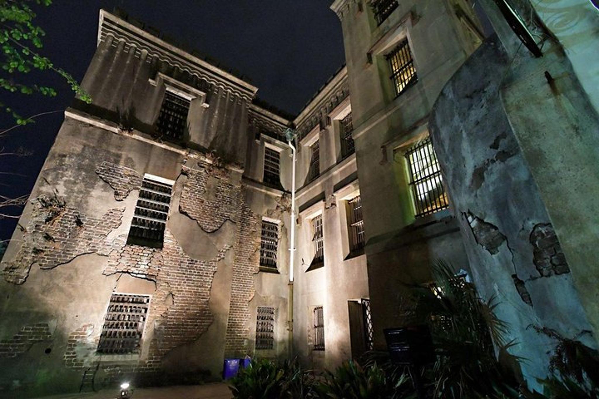 Charleston Haunted Jail Night-Time Walking Tour - Image 4