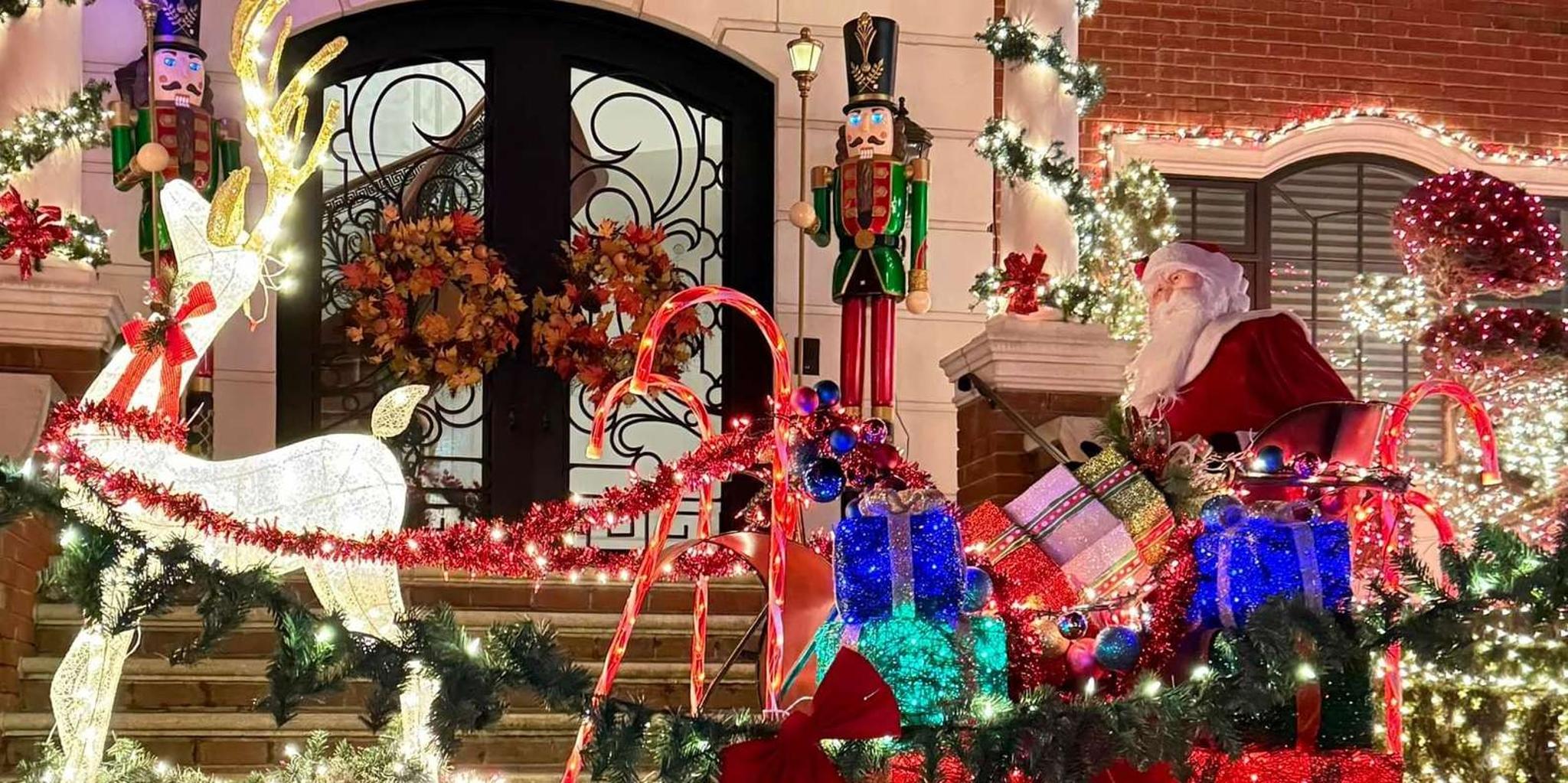 Brooklyn Dyker Heights Christmas Lights Tour - Image 6