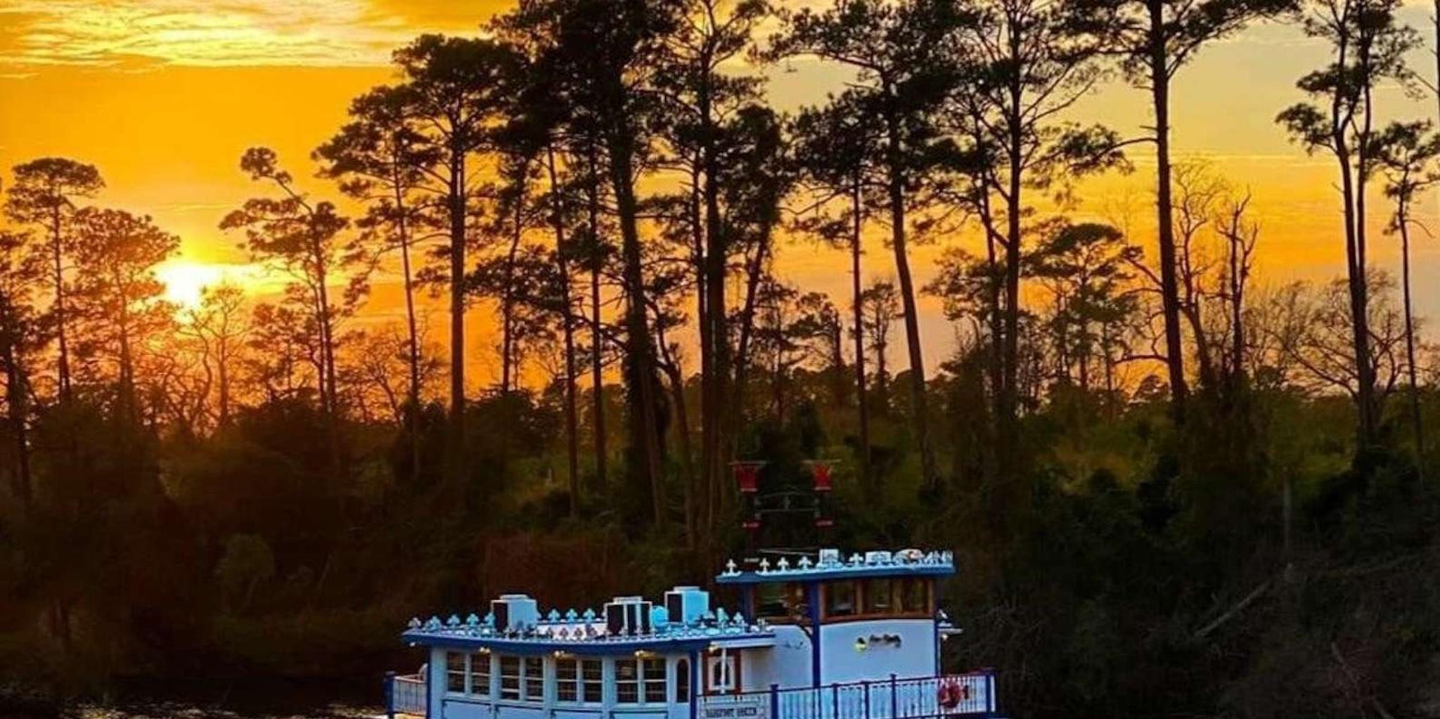 North Myrtle Beach Dinner Cruise on a Paddle Wheel Boat