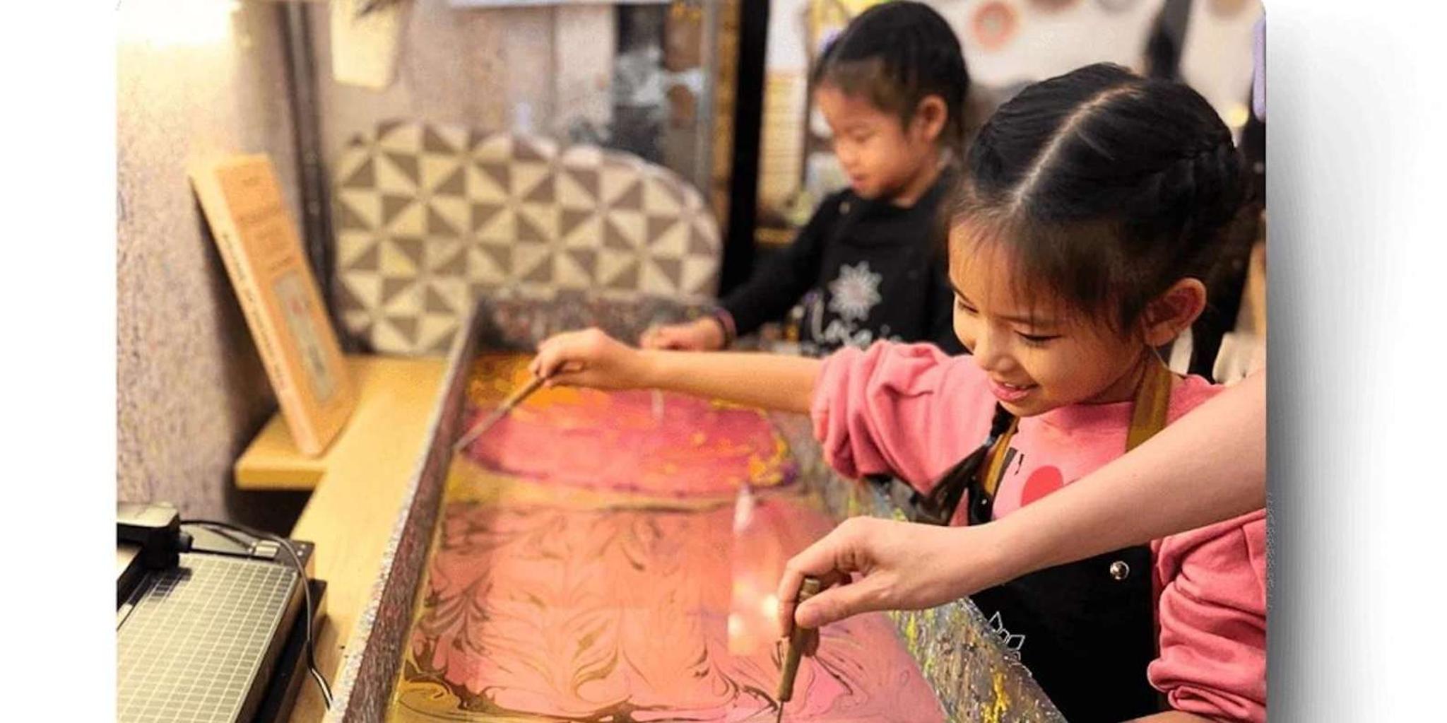 Manhattan Water Marbling Workshop - Image 1