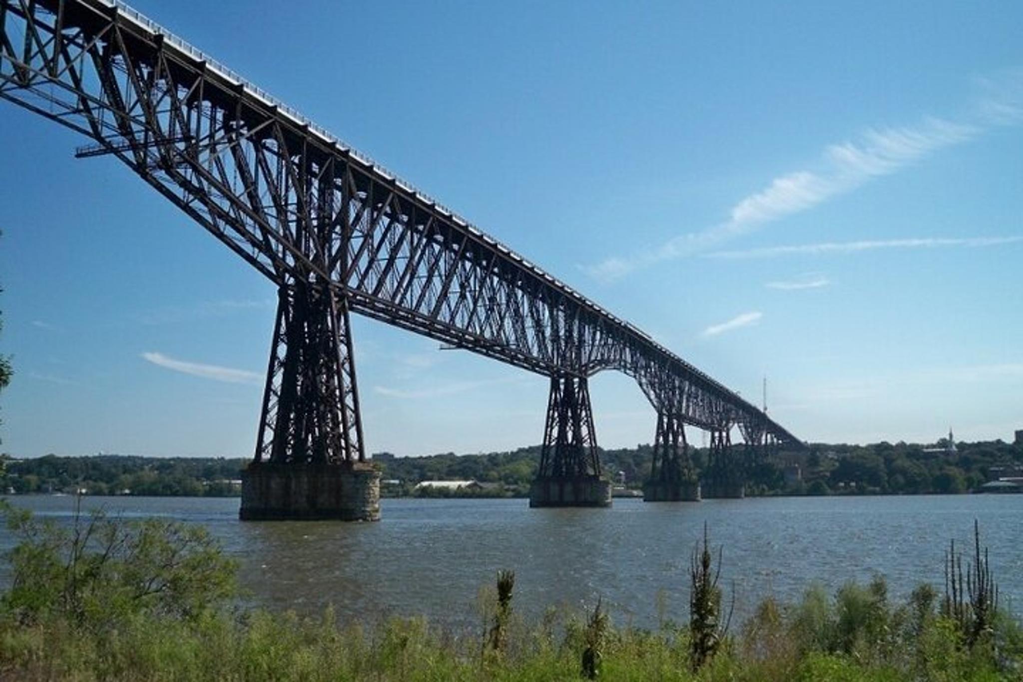 Hudson Valley Walkway and Wineries Tour - Image 4