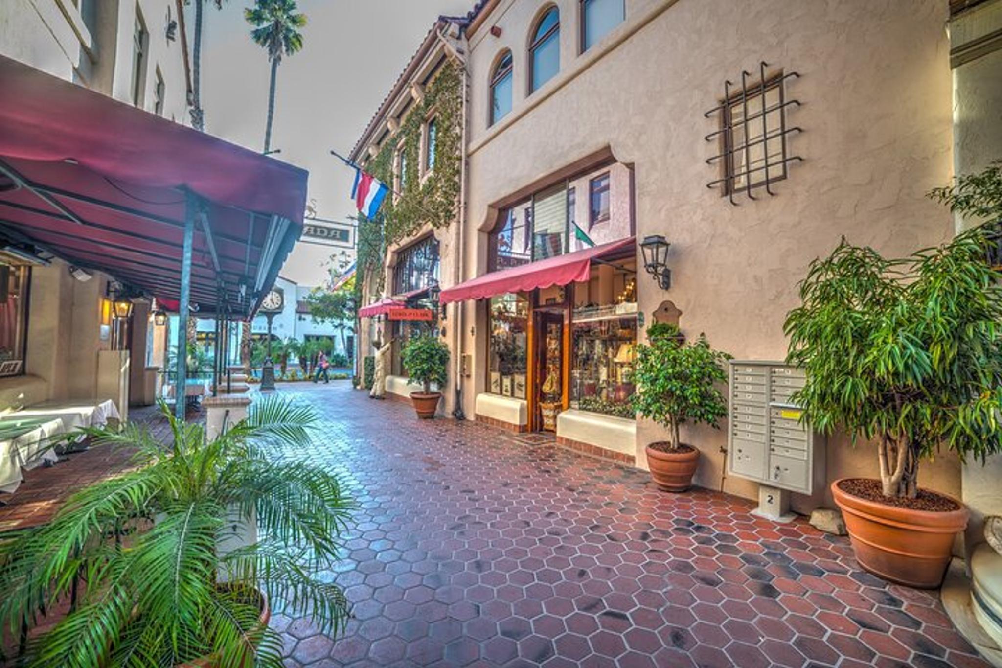 Orange County Beach Cities Private Full Day Tour - Image 3