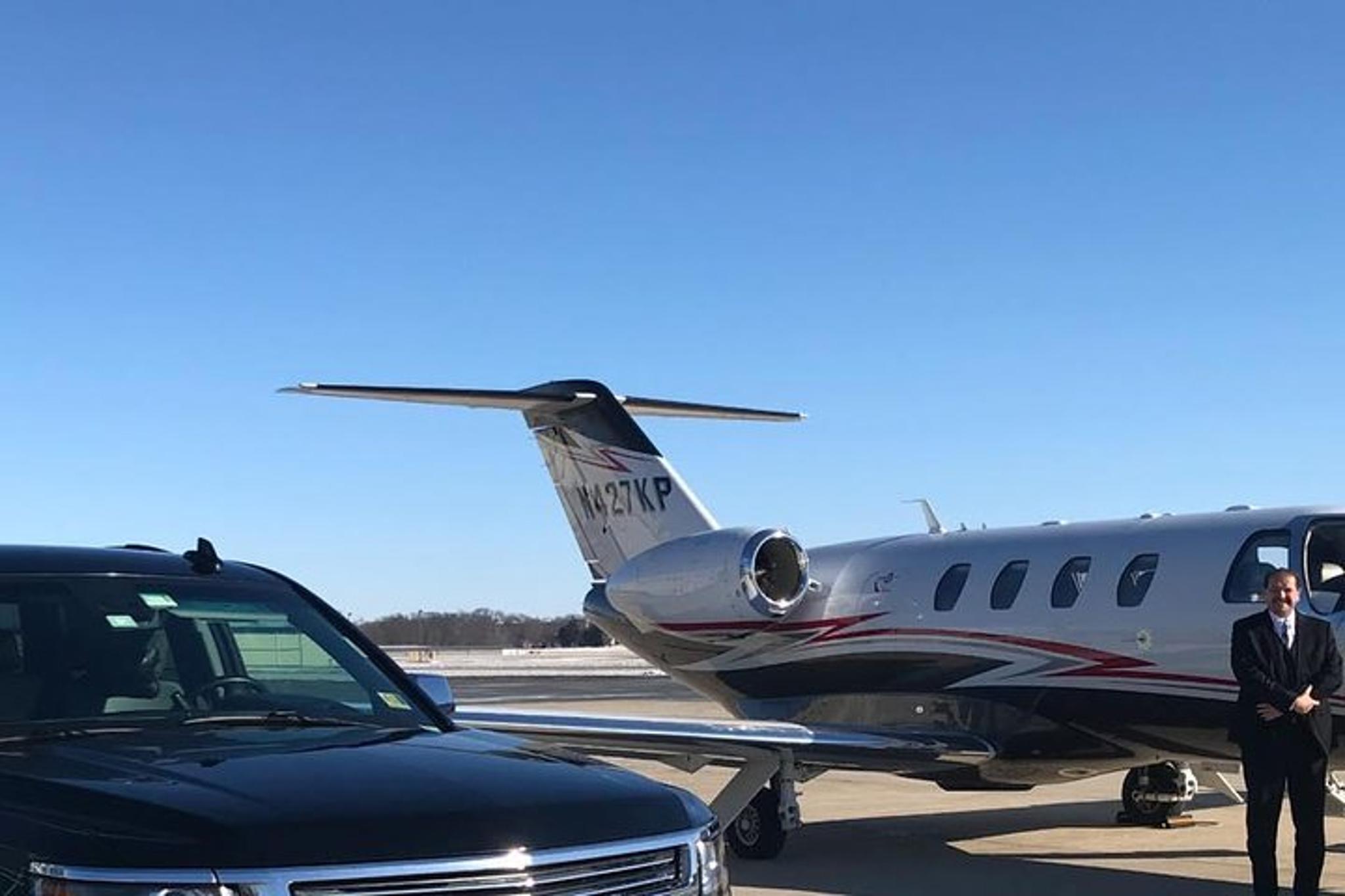 New York City Chauffeur Car Service to LaGuardia Airport - Image 6