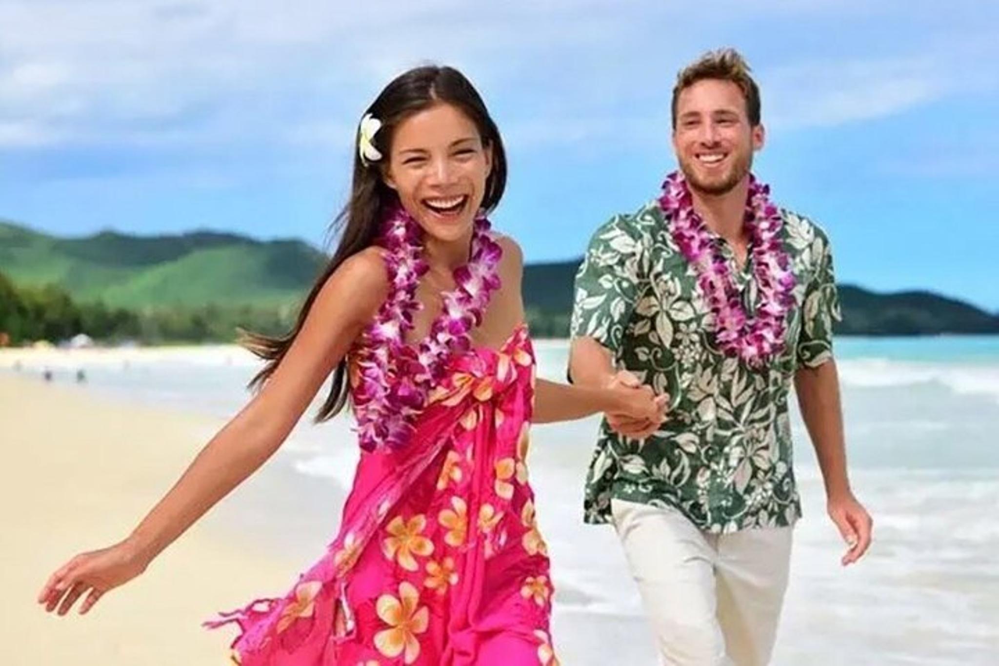 Lihue Airport Lei Greeting - Image 6