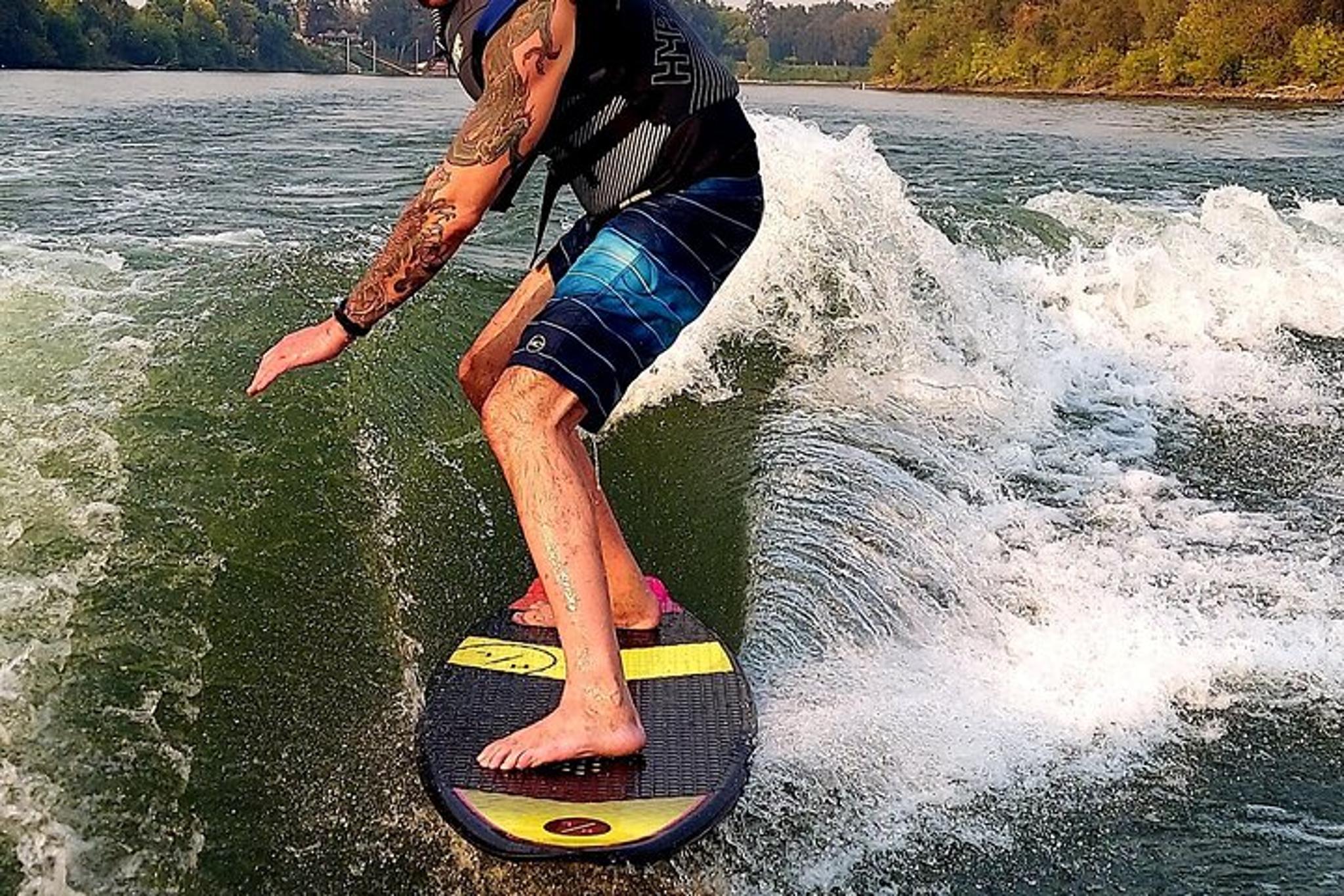Sacramento Wakeboarding and Wakesurfing Adventure