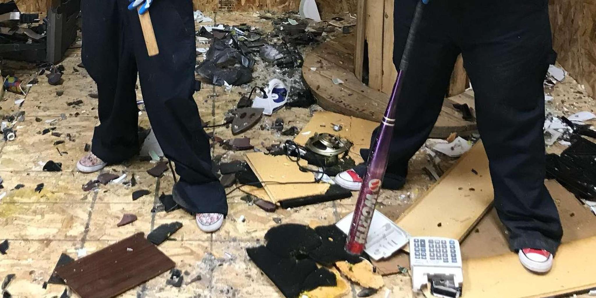 Sacramento Rage Room Experience - Image 5