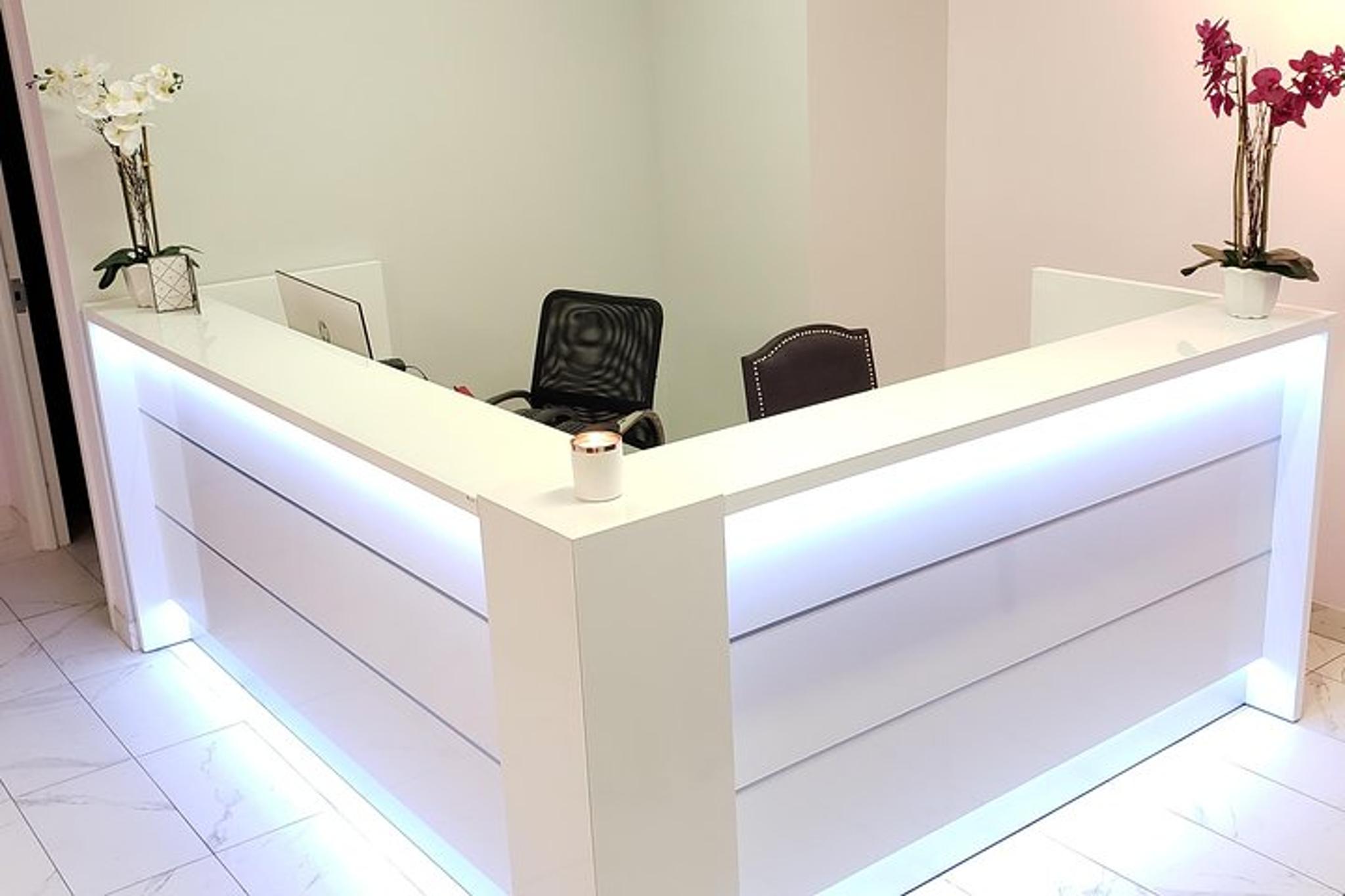 New York Couples Massage and Facial with Champagne 90 min - Image 3