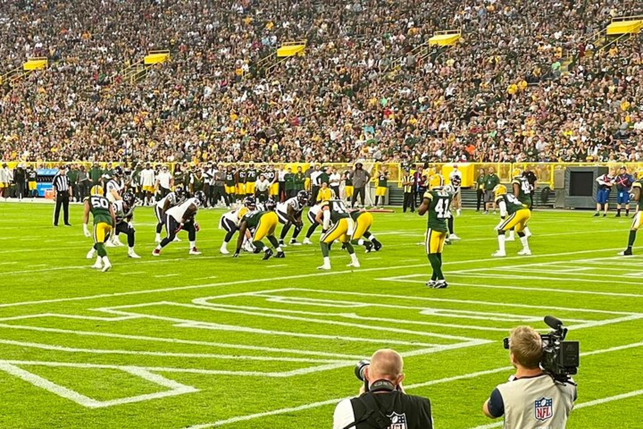Green Bay Packers Football Game Ticket at Lambeau Field - Image 5