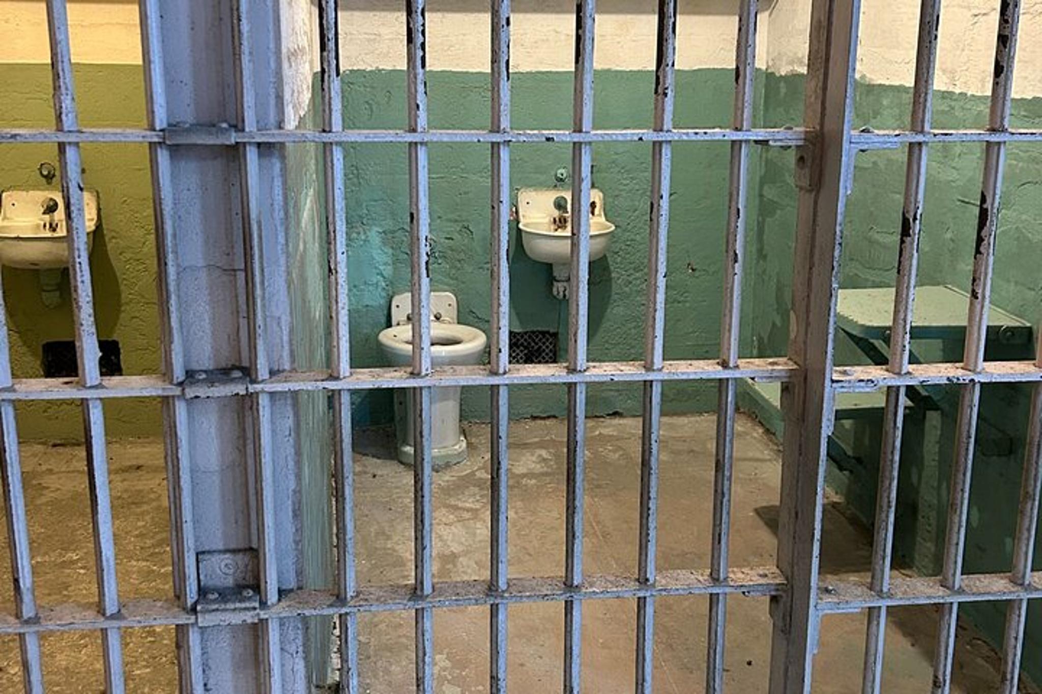 San Francisco Alcatraz Tour with E-Bike Rental - Image 6