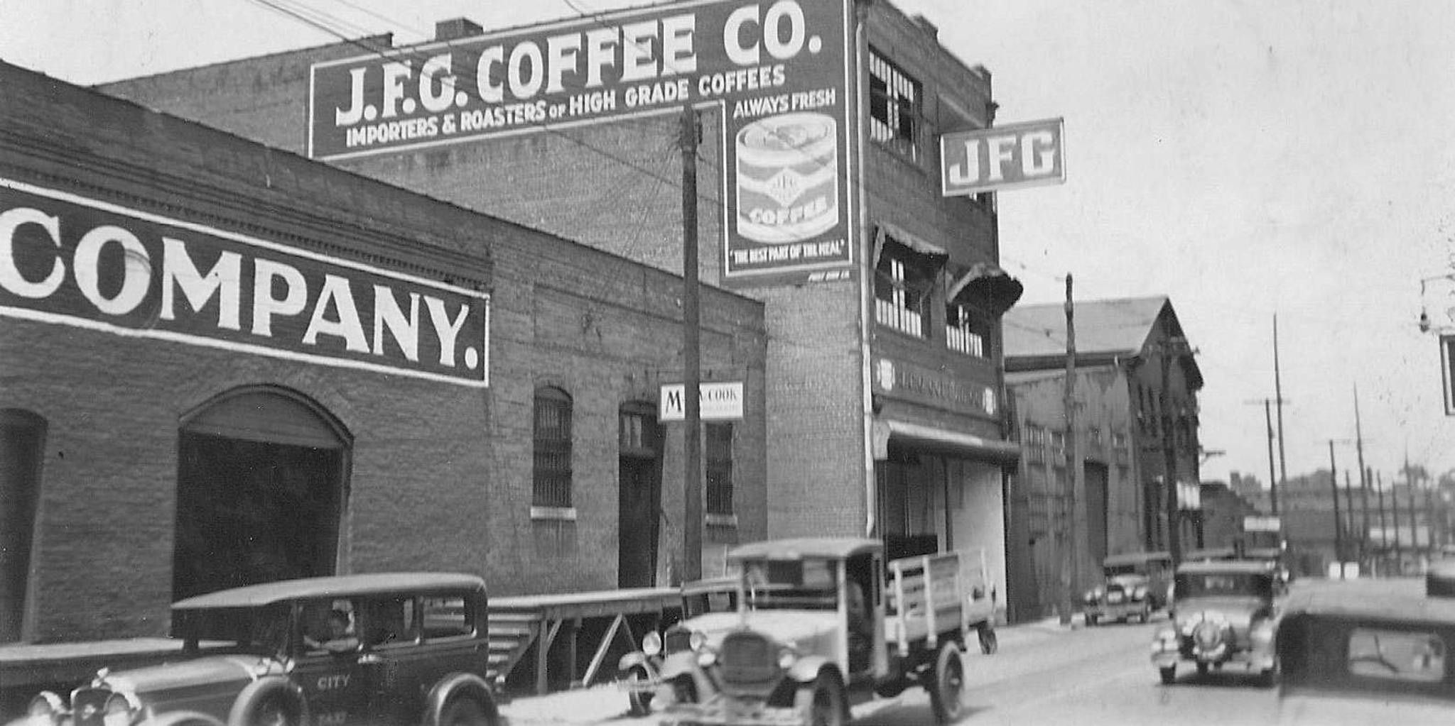 Knoxville Walking Tour with Ice Cream and Coffee - Image 5