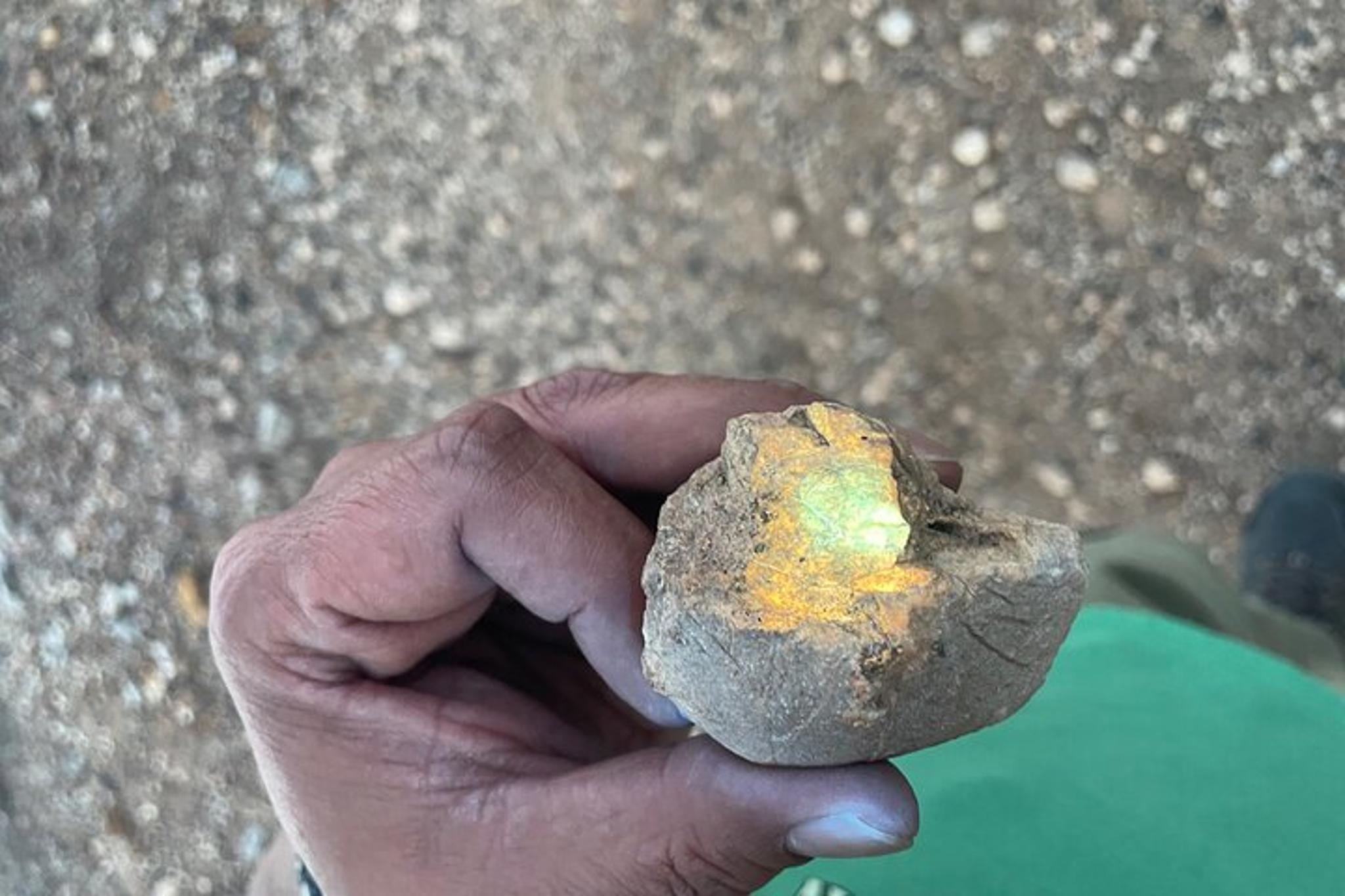 Bisbee Rockhounding Tour at Night - Image 3