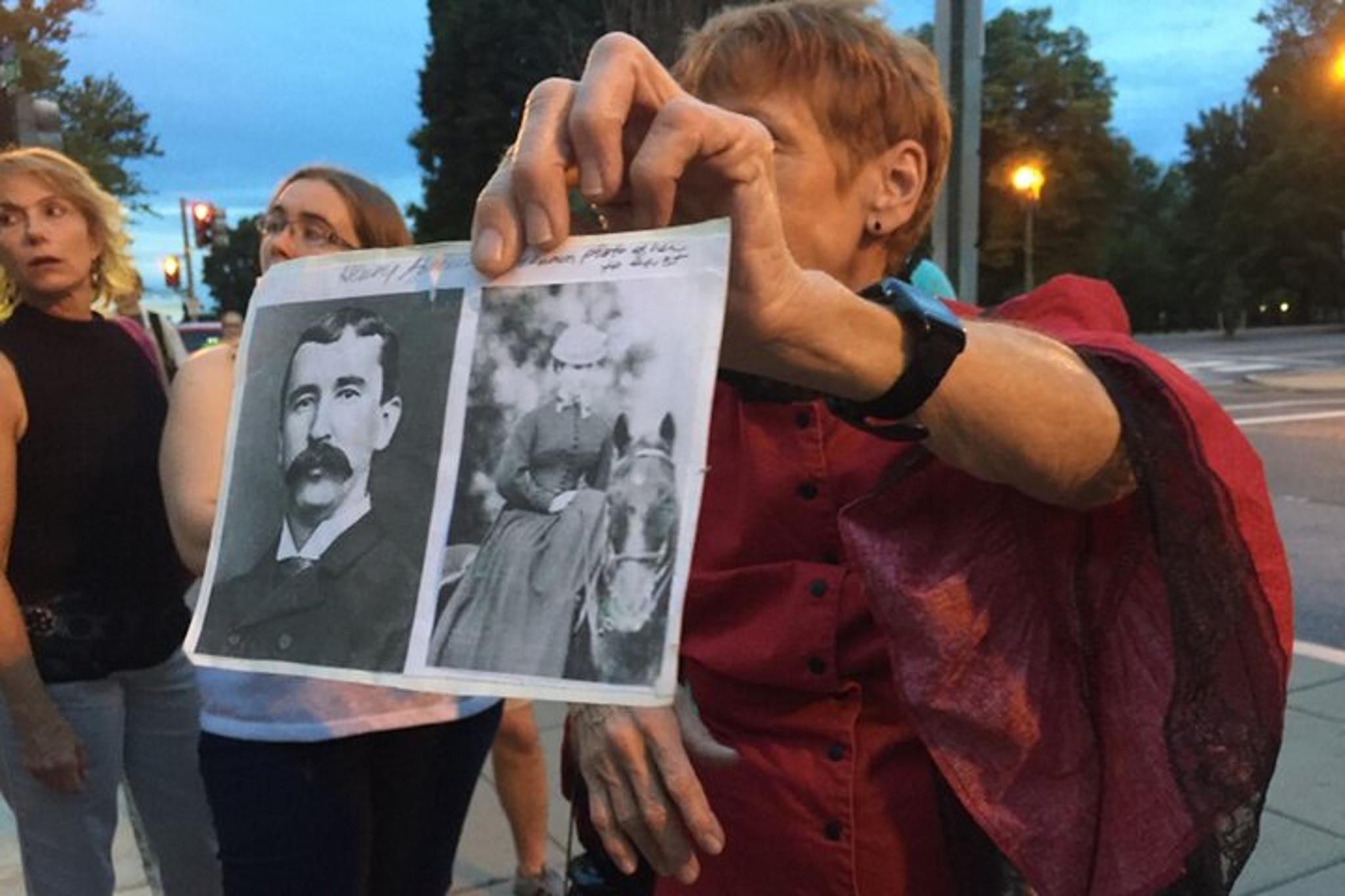 Washington DC Ghost Tour in Lafayette Park - Image 2