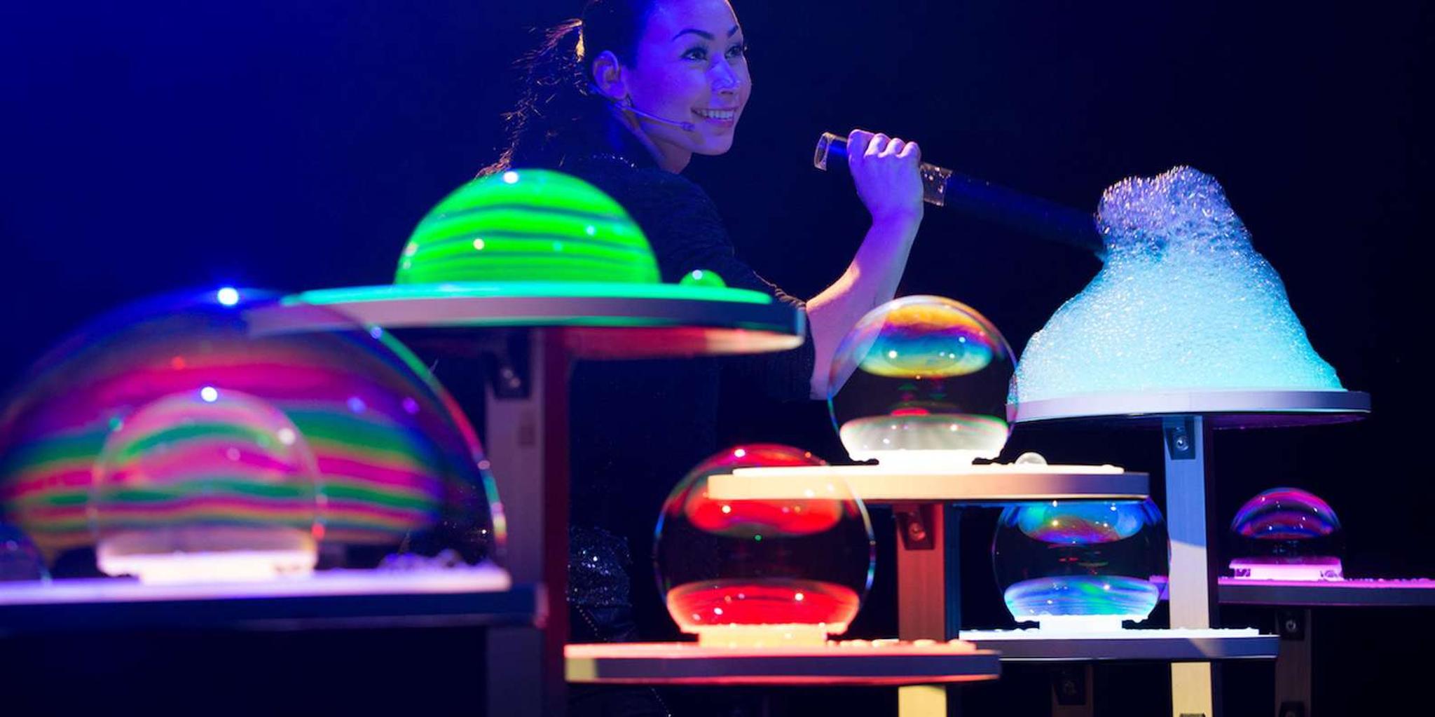 New York City Gazillion Bubble Show - Image 2