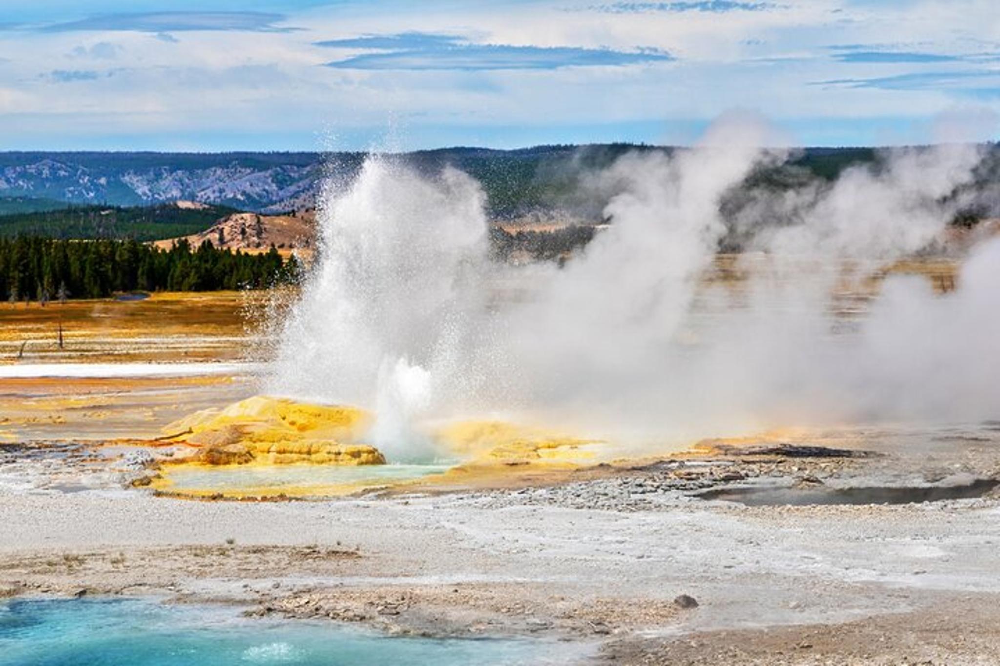 Yellowstone National Park Self-Guided Audio Driving Tour - Image 4