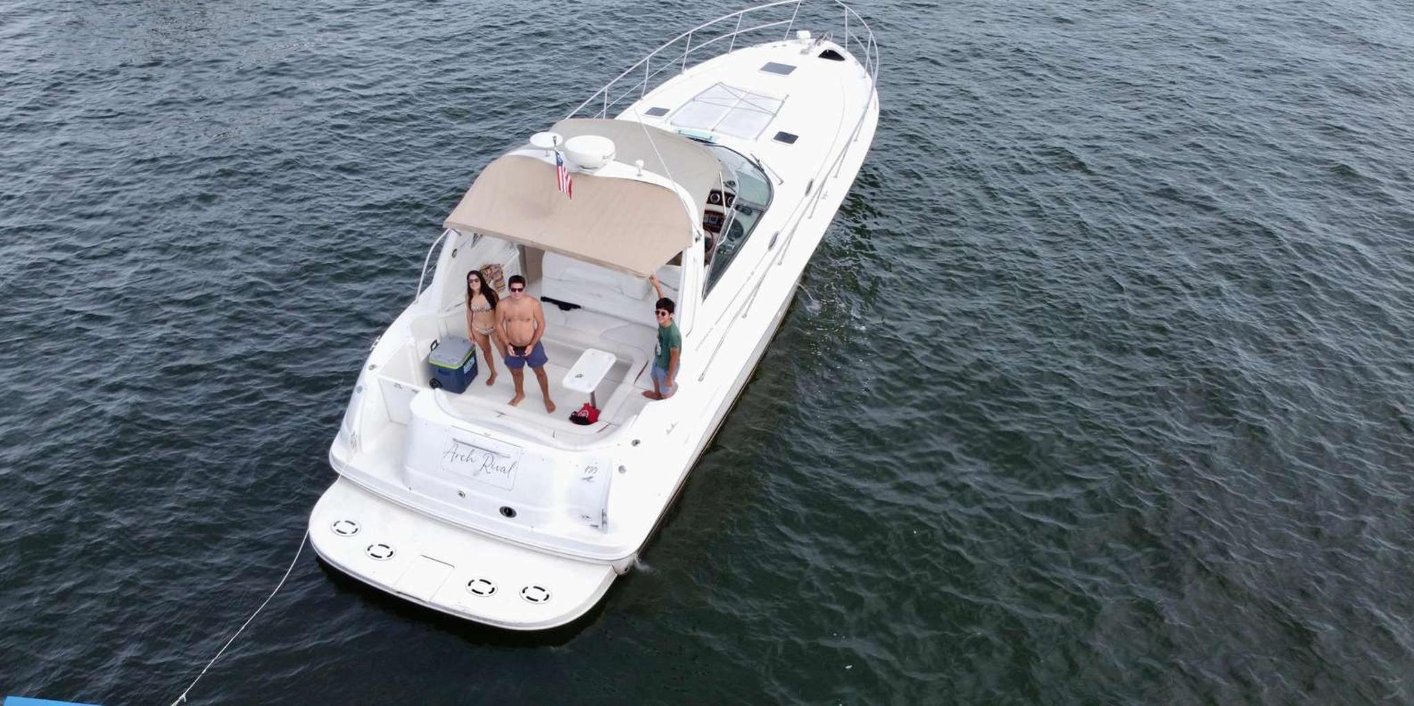 Miami Beach Yacht Tour with Captain and Champagne
